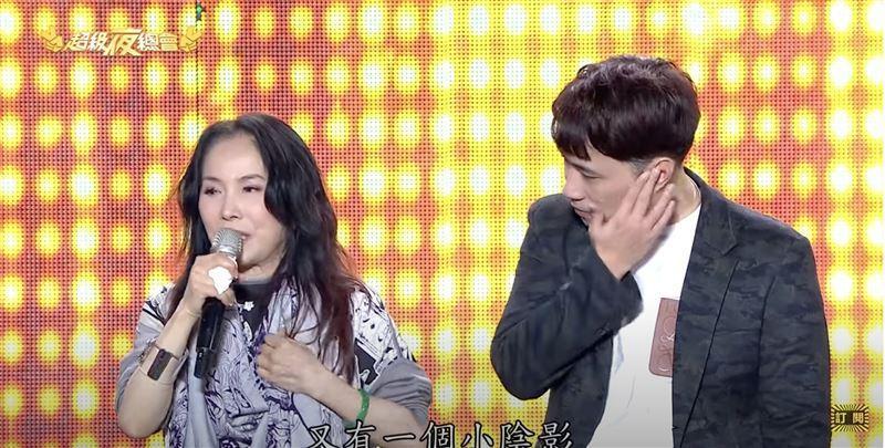 李亞萍錄影時痛哭表示，女兒肺部又出現小陰影。（翻攝自超級夜總會YouTube）