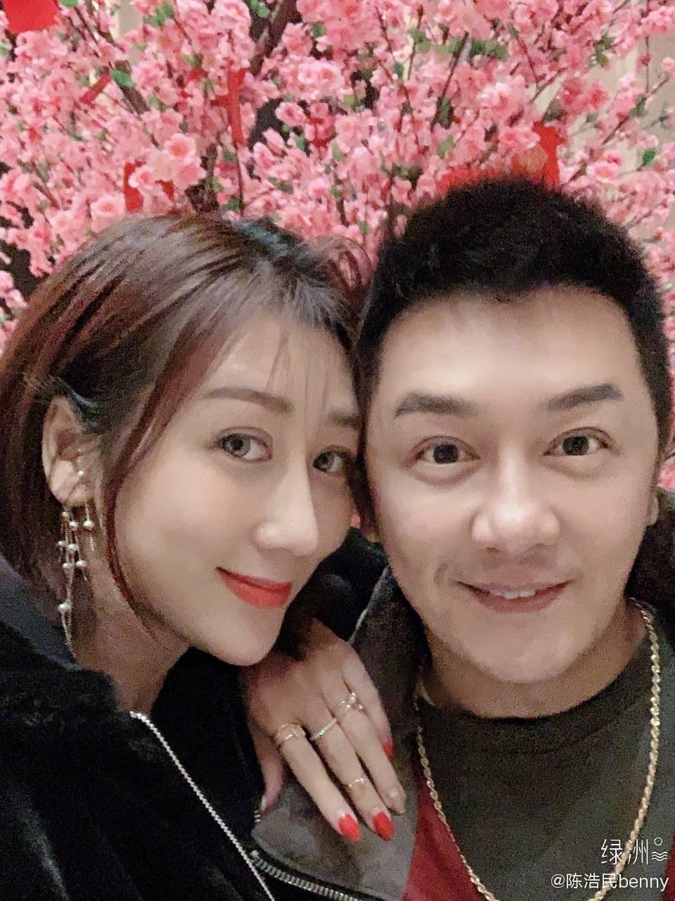 陳浩民跟妻子蔣麗莎結婚多年,兩人育有3女1子。(翻攝自陳浩民微博)