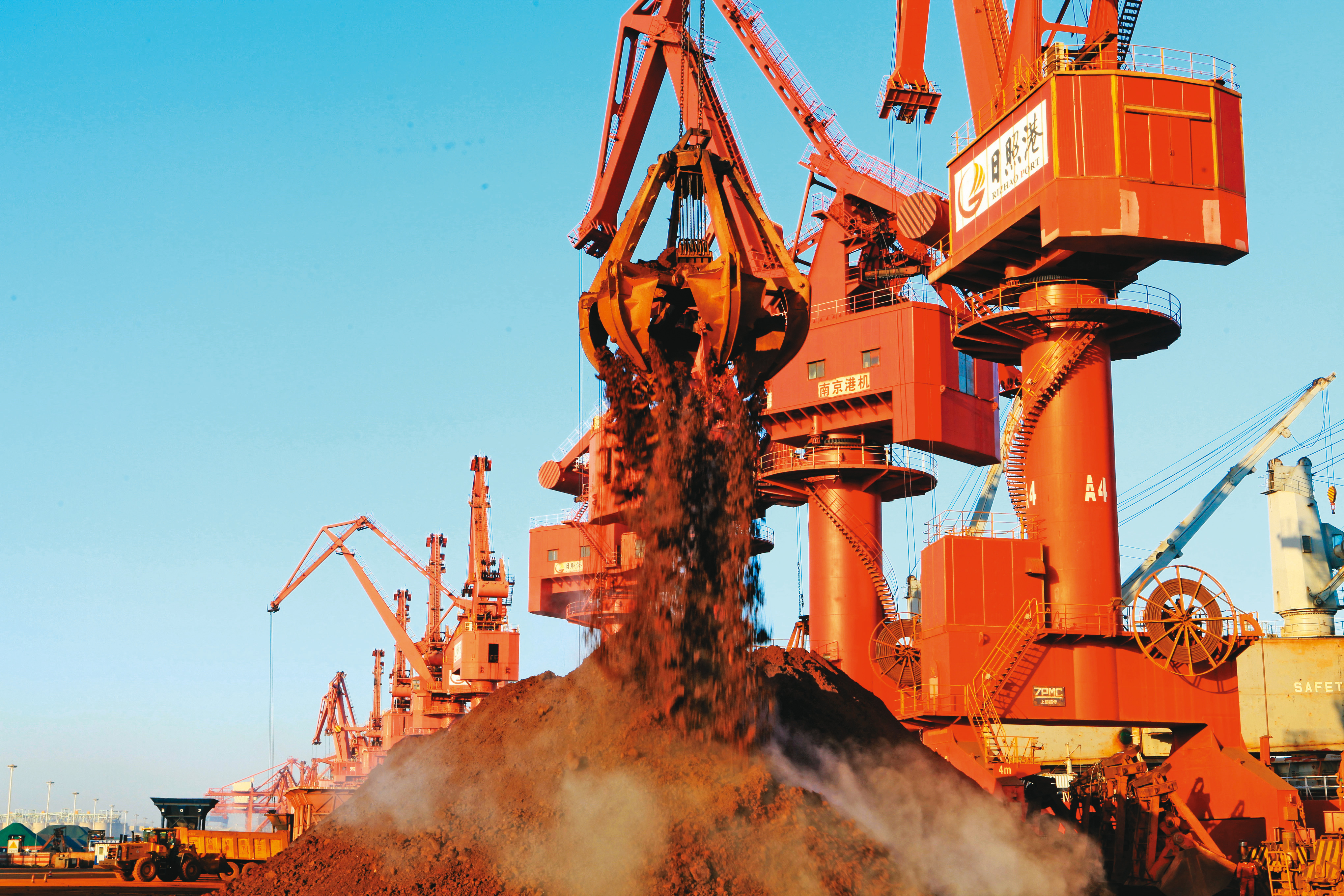 近期中國的鐵礦石、銅價等都出現大幅回檔，是中國官方一連串喊話的結果。（東方IC）