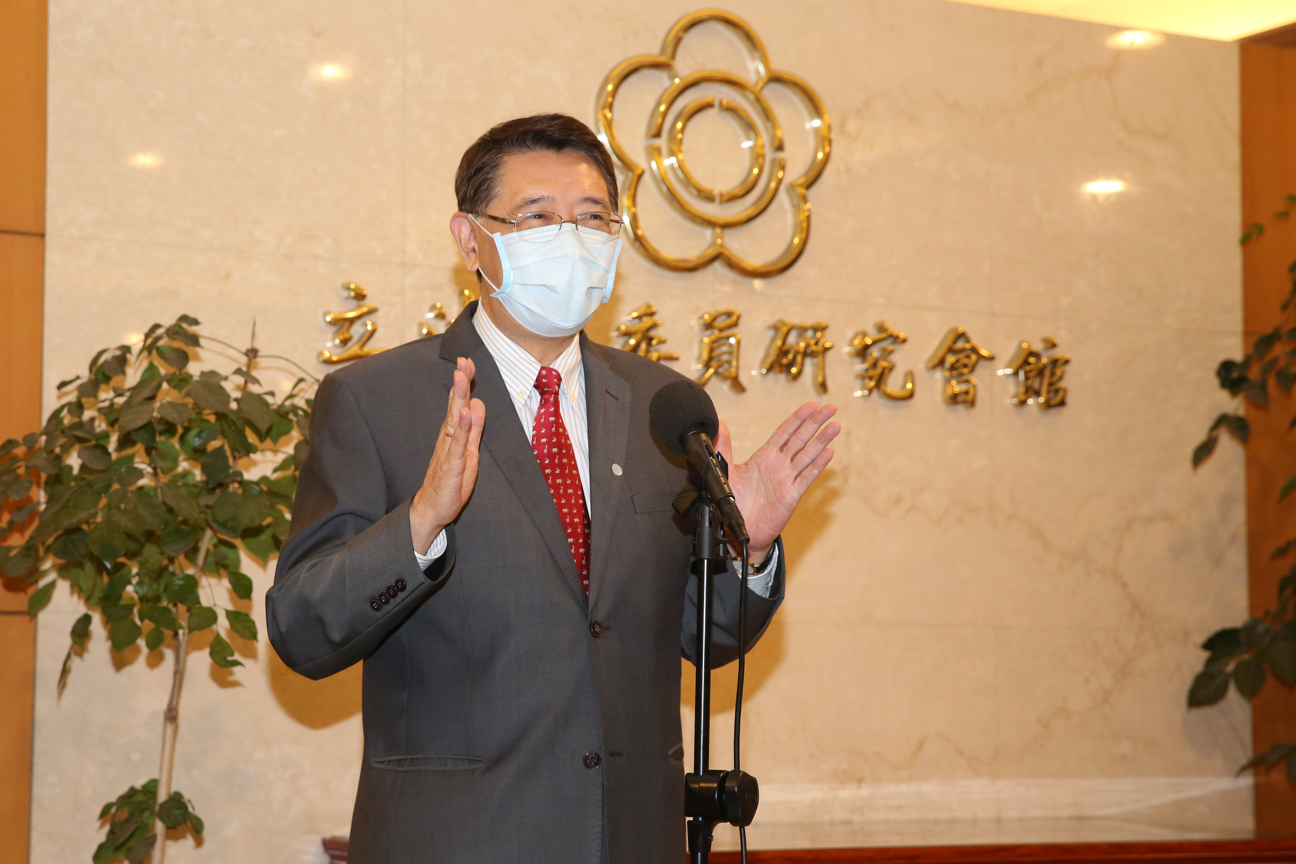 立法院祕書長林志嘉澄清，造冊名單並無特權施打問題。