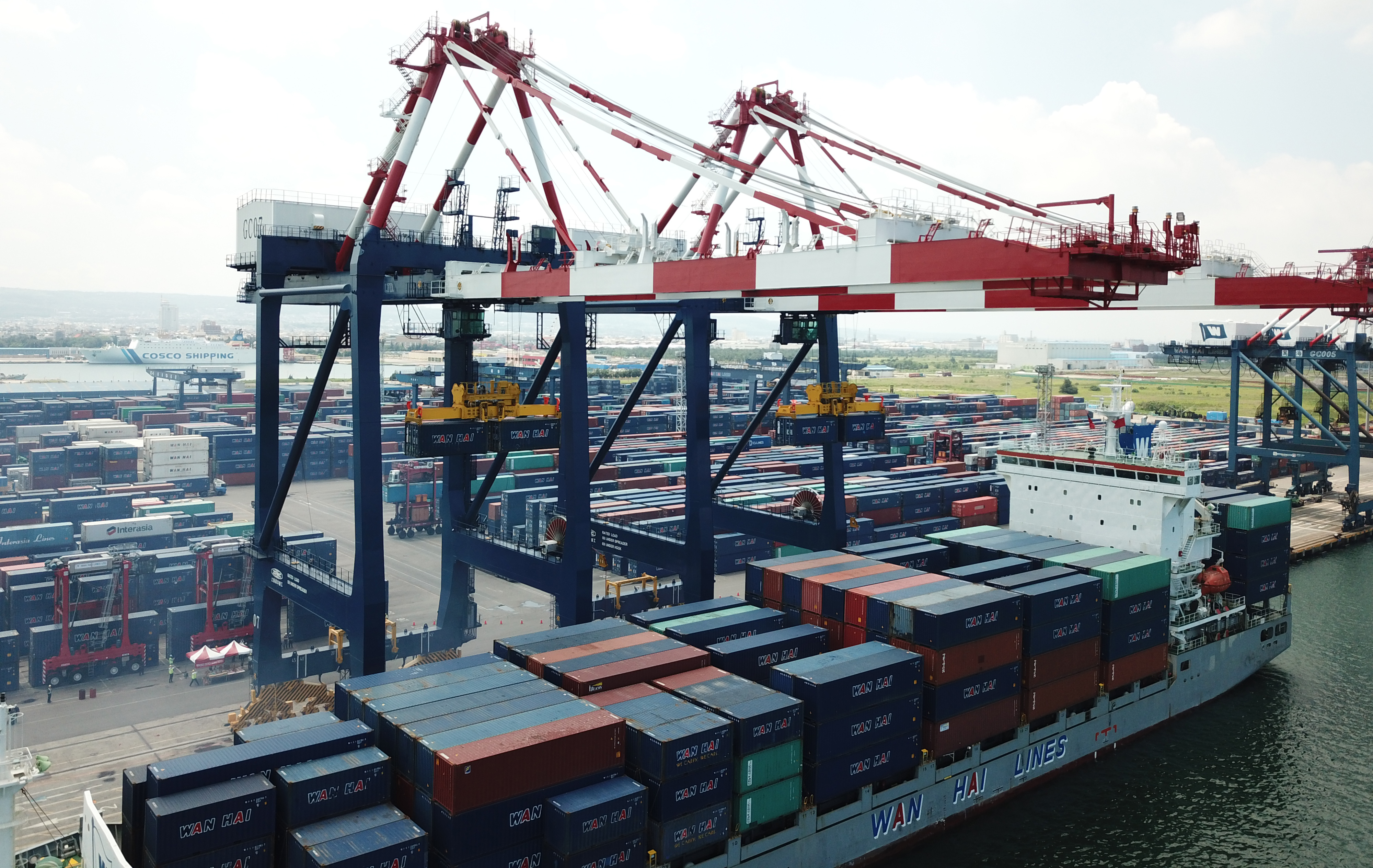 航運股大漲超過20倍，成為目前台股人氣王，散戶追高心慌慌。（翻攝自萬海官網）