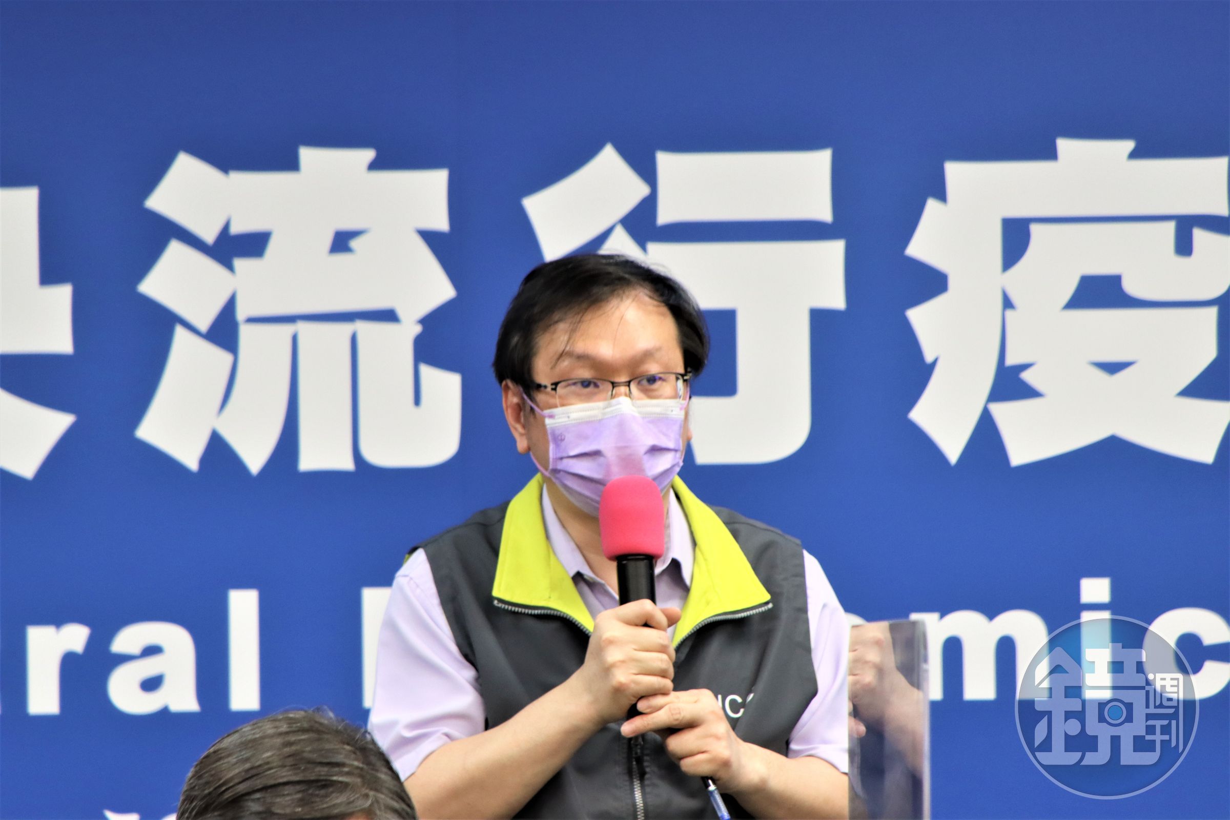發言人莊人祥指出，新增17例死亡個案，累計44例完成解剖多與慢性病有關。（指揮中心提供）