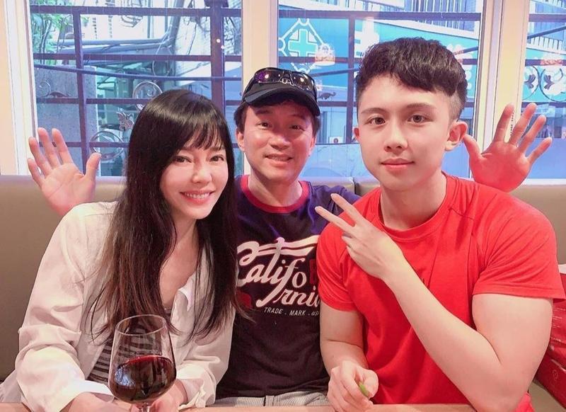 孫鵬（中）口中的「安佐baby」（右）在美國闖出大禍，一家人極力救援。（翻攝孫安佐IG）
