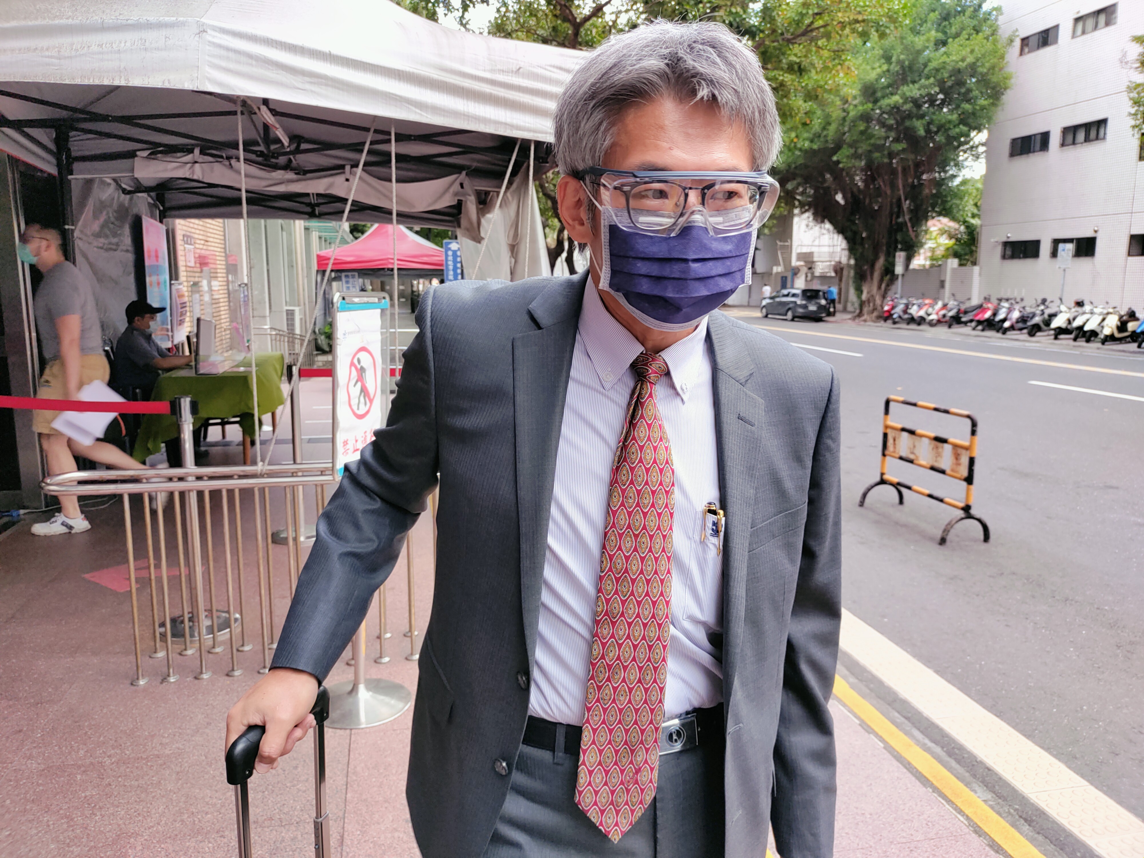 監察院調查官陳先成（圖）代表監院出庭，指石木欽失職情節重大。