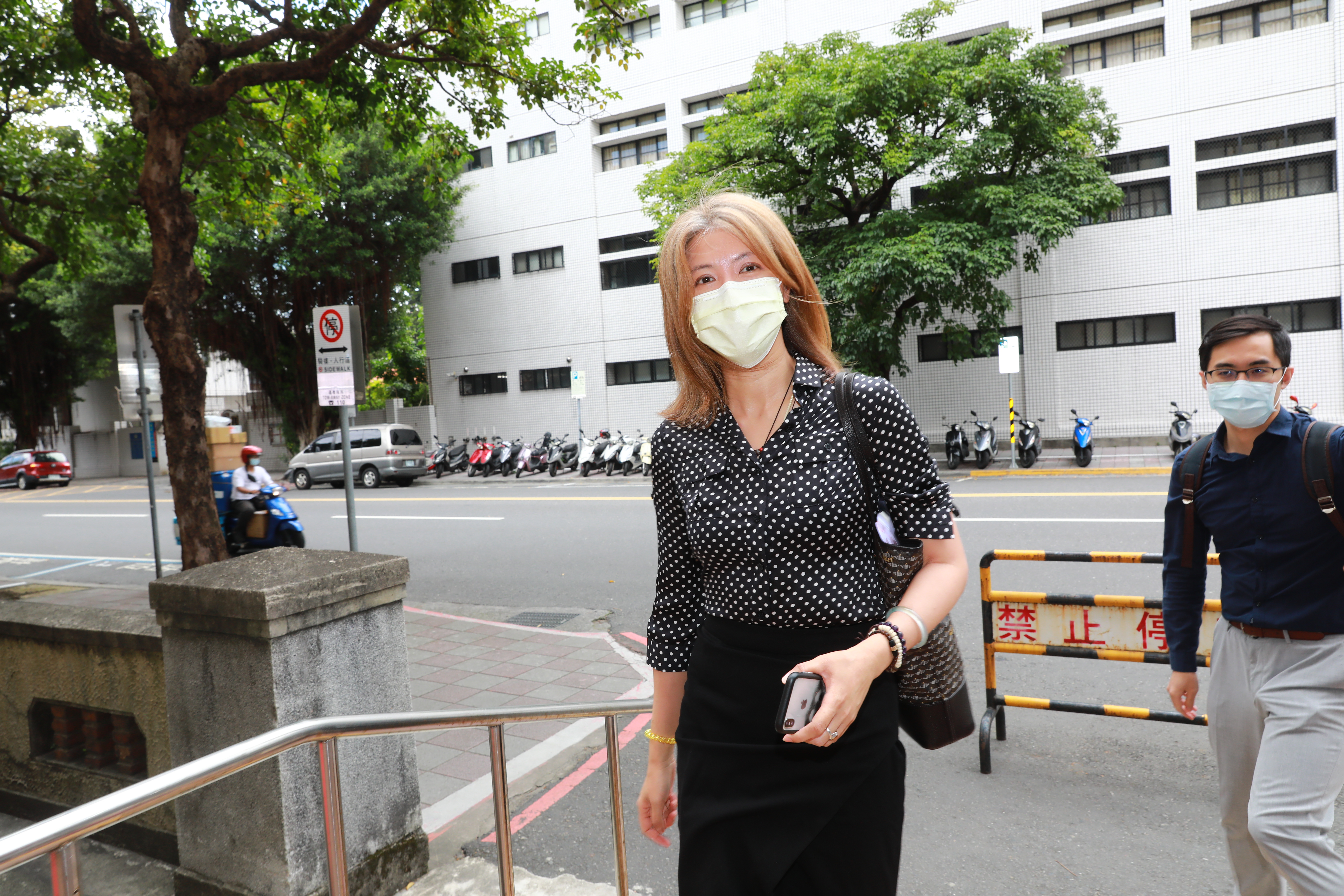 石木欽案懲戒法院首度開庭，他委請廖芳萱律師代理，並未親自出庭。