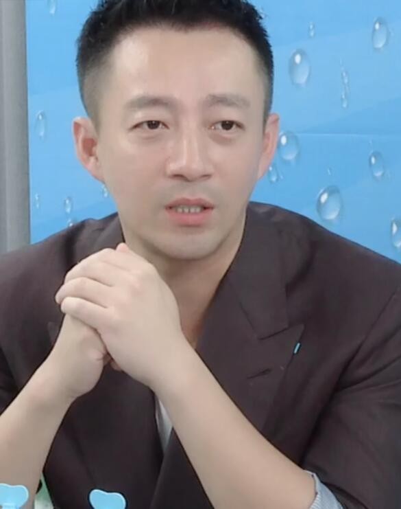 汪小菲昨天現身直播間帶貨，都未提及和大S現在感情狀態。（翻攝自微博）