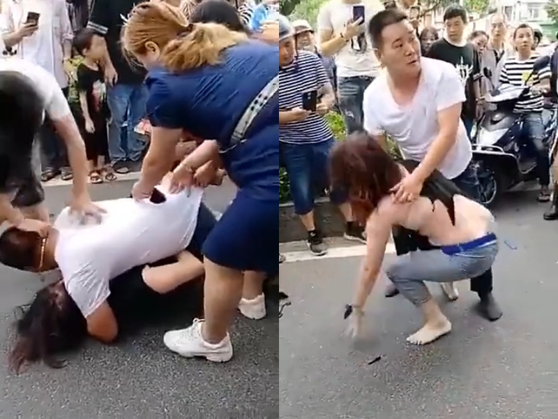中國大陸一名正宮當街發飆，撕爛小三的上衣、內褲，還搶走丈夫的金項鍊。（翻攝自微博）