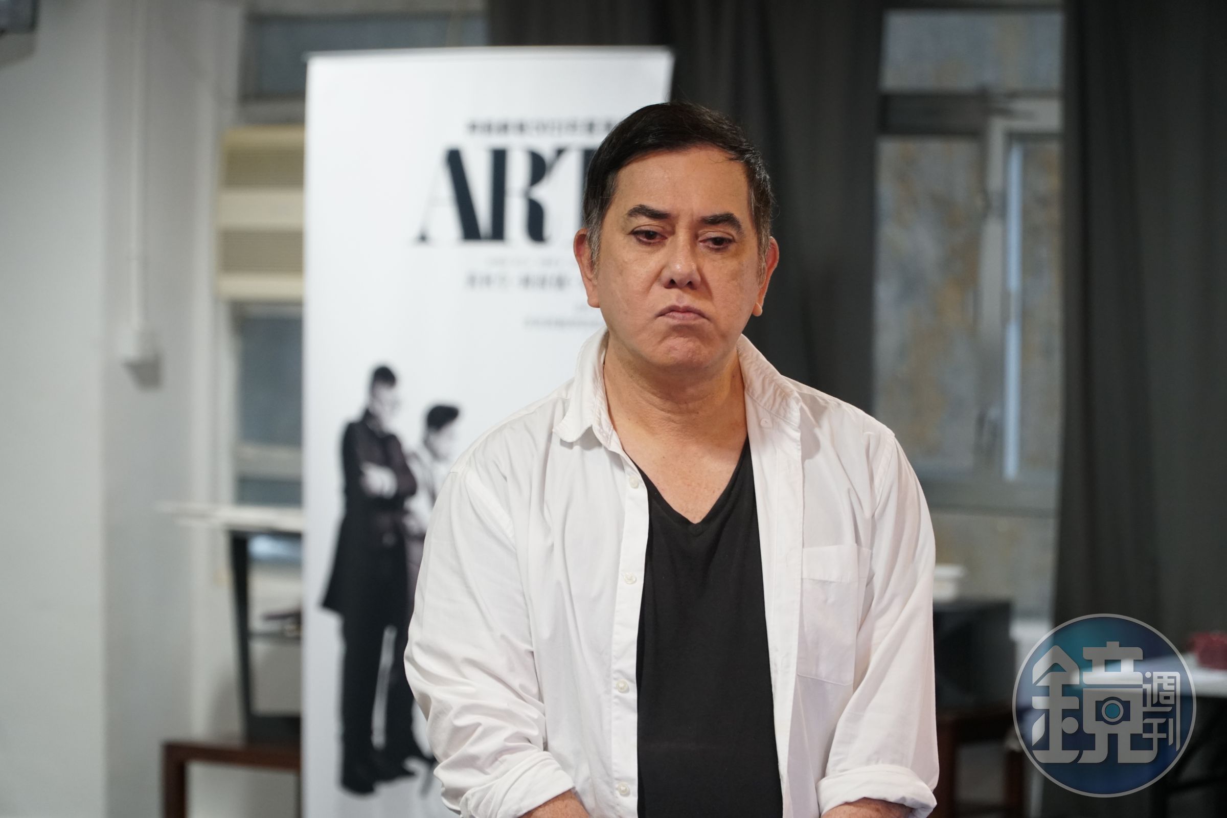 黃秋生在舞台劇《ART呃》演一個討人厭的角色，說話尖酸刻薄，他笑言像自己。（神戲劇場提供）