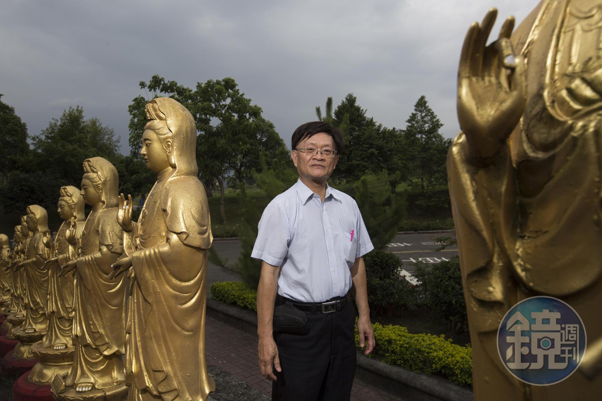 郭志祥帶領志工為窮人辦葬禮,不僅撫慰生者,志工們也在過程中發現,許多尋常事物有了不同意義。