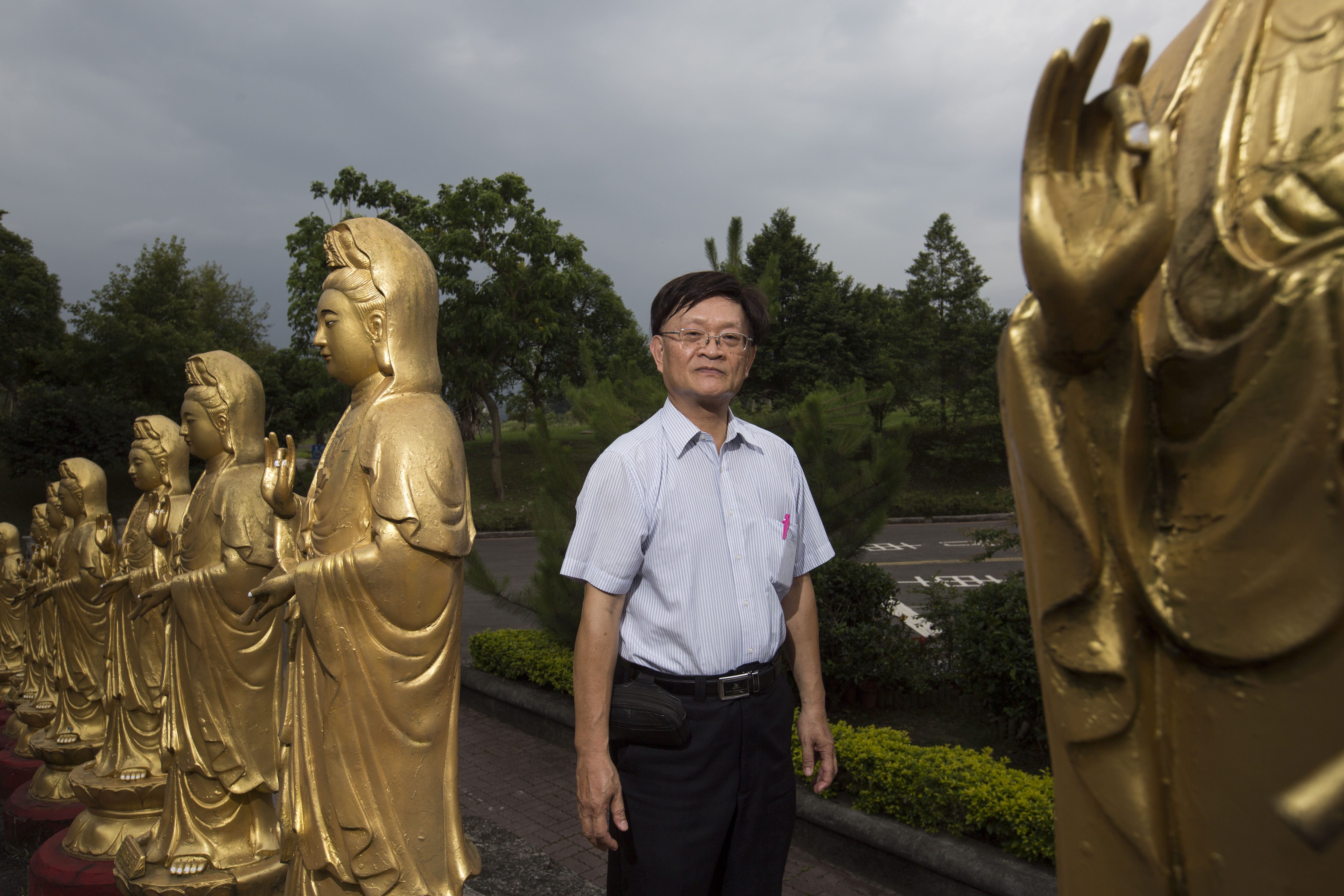 郭志祥帶領志工為窮人辦葬禮，不僅撫慰生者，志工們也在過程中發現，許多尋常事物有了不同意義。