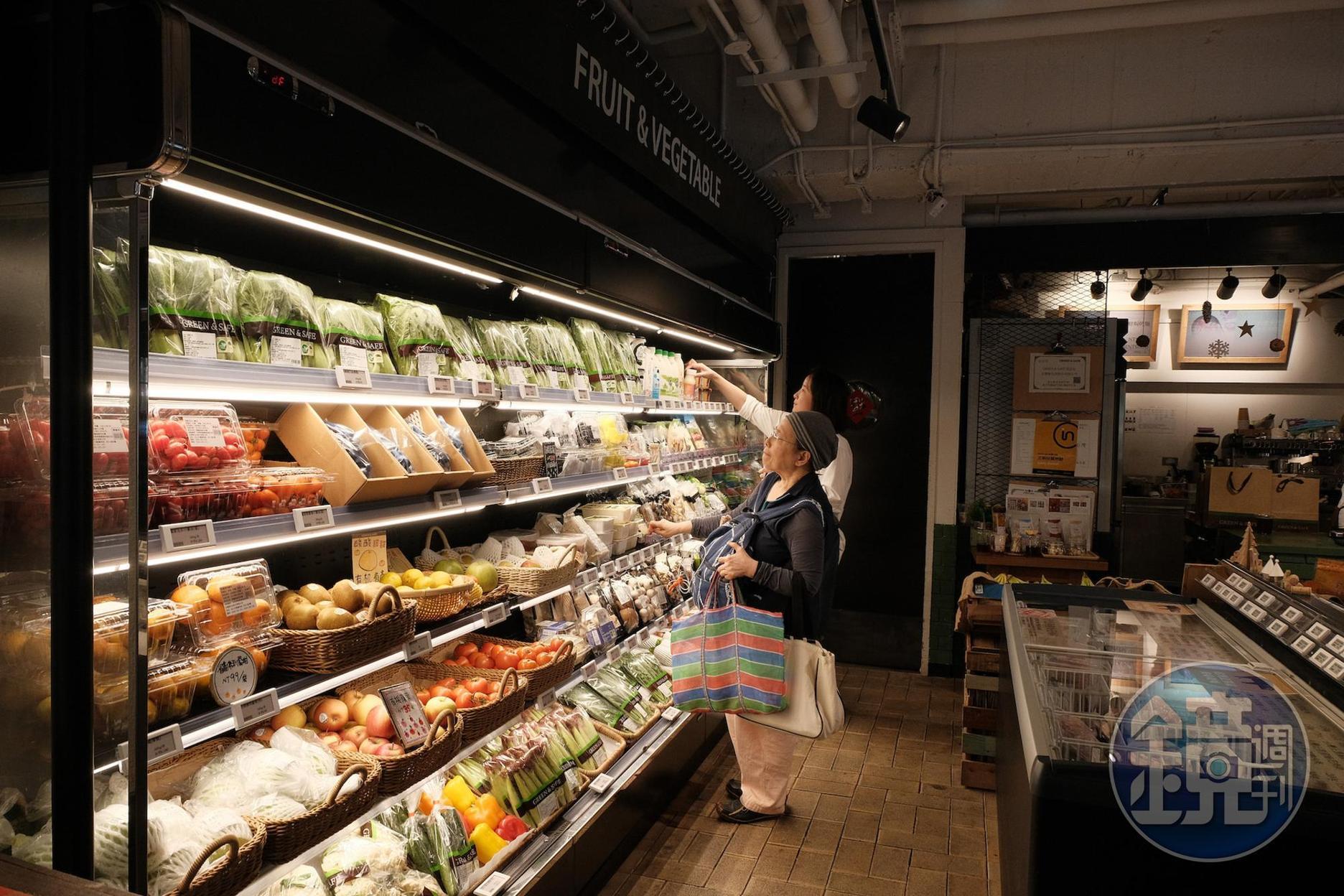 GREEN & SAFE強調真食物及安心食材，在雙北有多家門市。（胡耀仁攝）