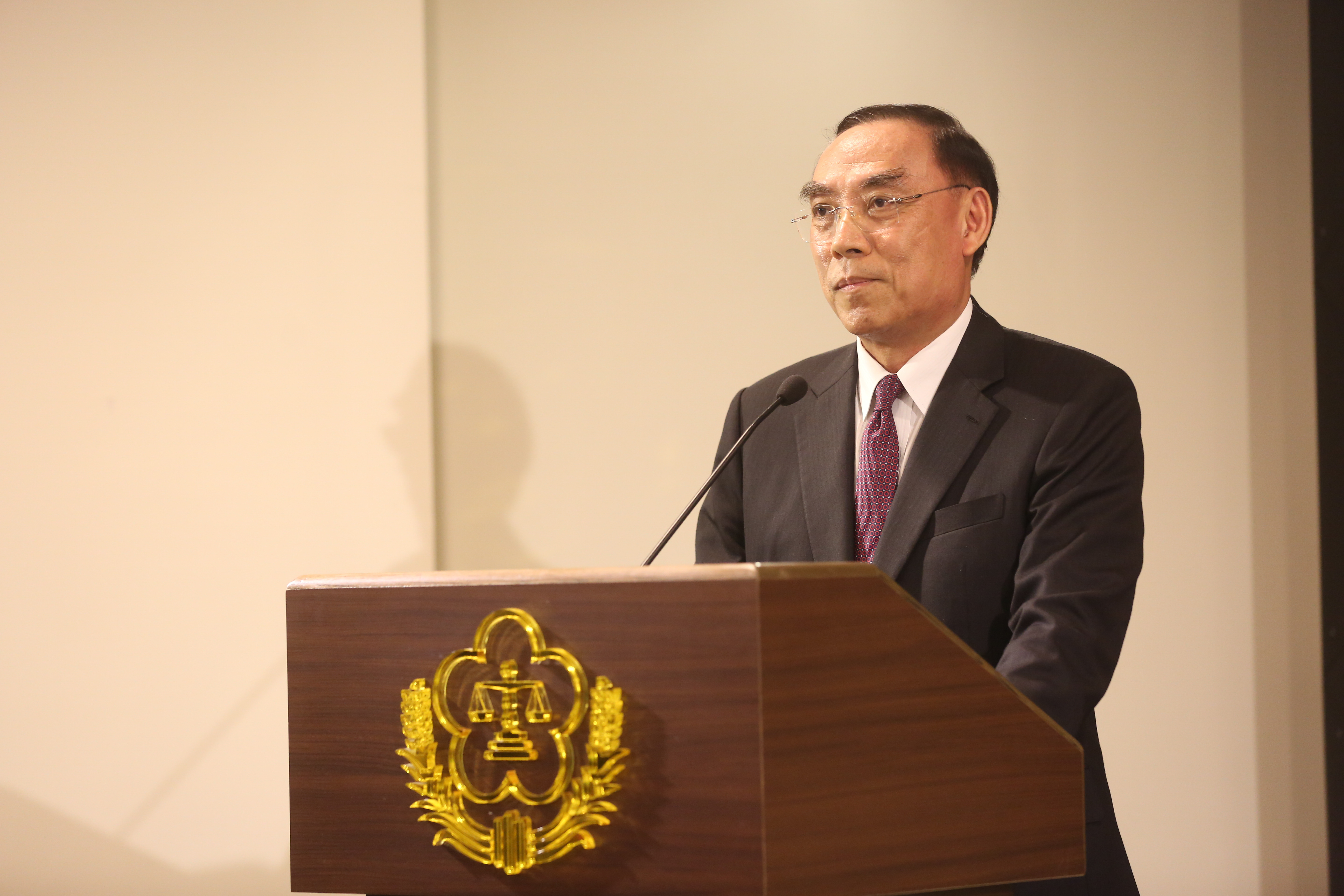 20年前，天道盟太陽會1年內涉及9起槍擊案，引來時任基隆地檢署檢察長、現任法務部長蔡清祥（圖）關注，太陽會還曾放話狙殺他。（本刊資料照）