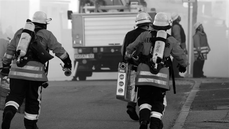 彰化「喬友大樓」防疫旅館昨晚發生大火，示意圖。（翻攝自pixabay）