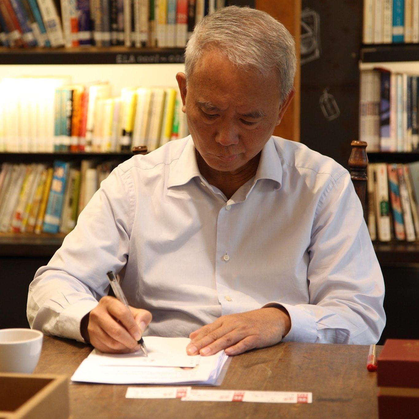 頂新和德文教基金會創辦人魏應充捐百萬給殉職消防員、彰化衛生局。（翻攝來自永靖的老園丁魏應充臉書）