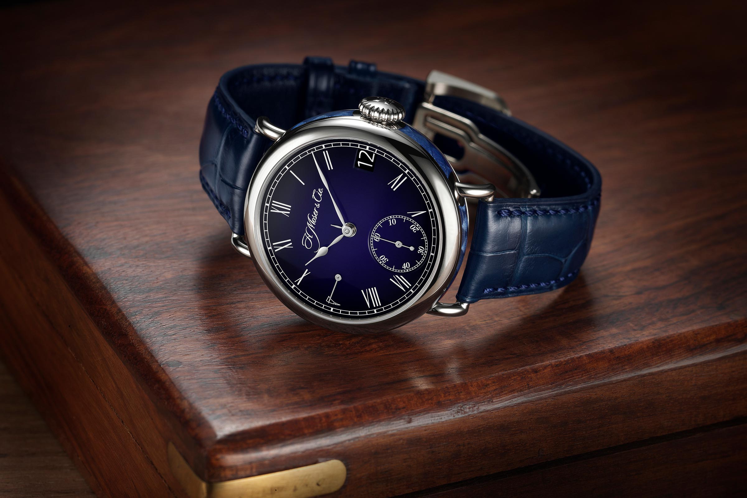 【新錶2021】經典新面貌！亨利慕時全新傳承者萬年曆午夜藍琺瑯腕錶