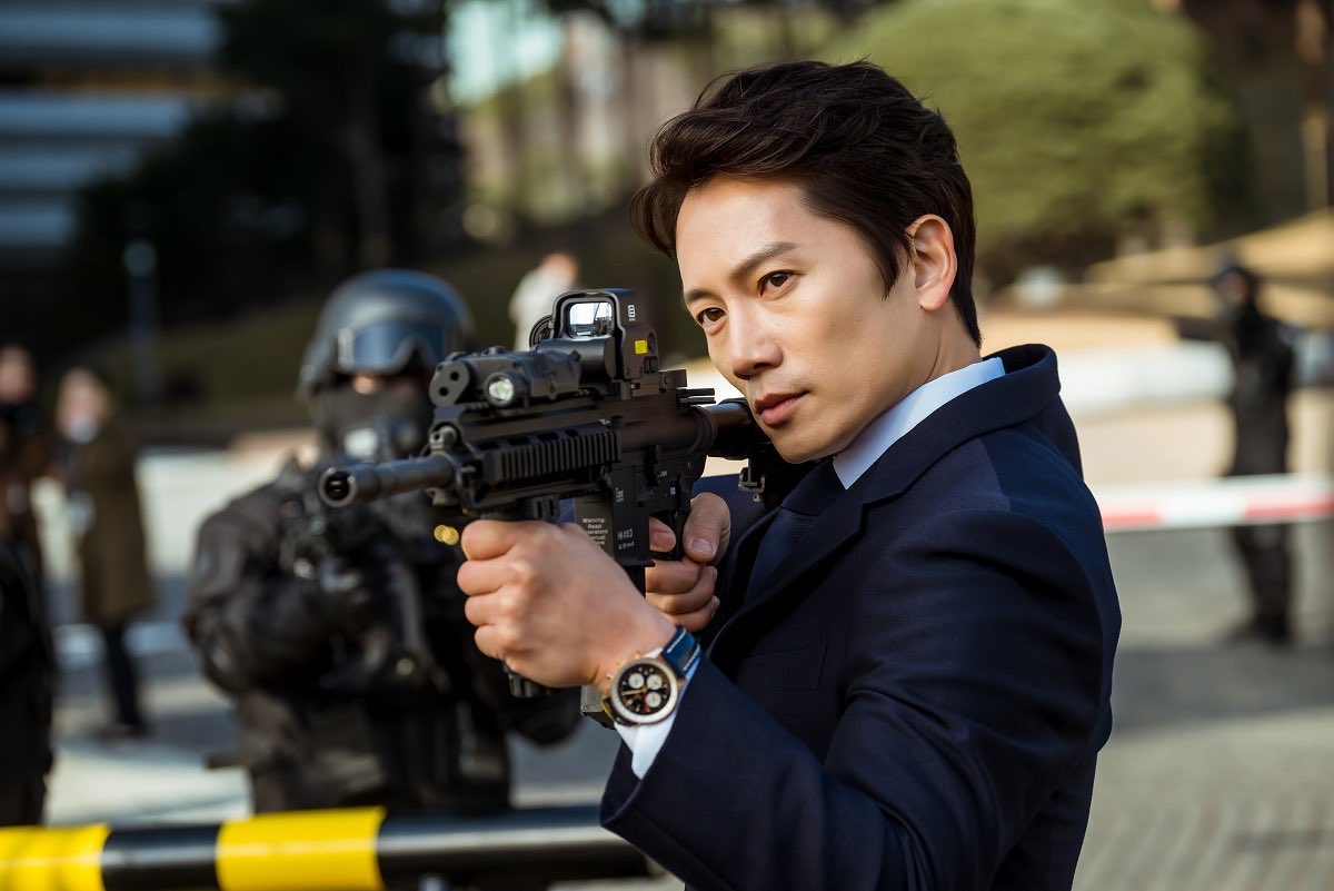 池晟新作《惡魔法官》飾演私下以惡制惡的法官。（網路圖片）