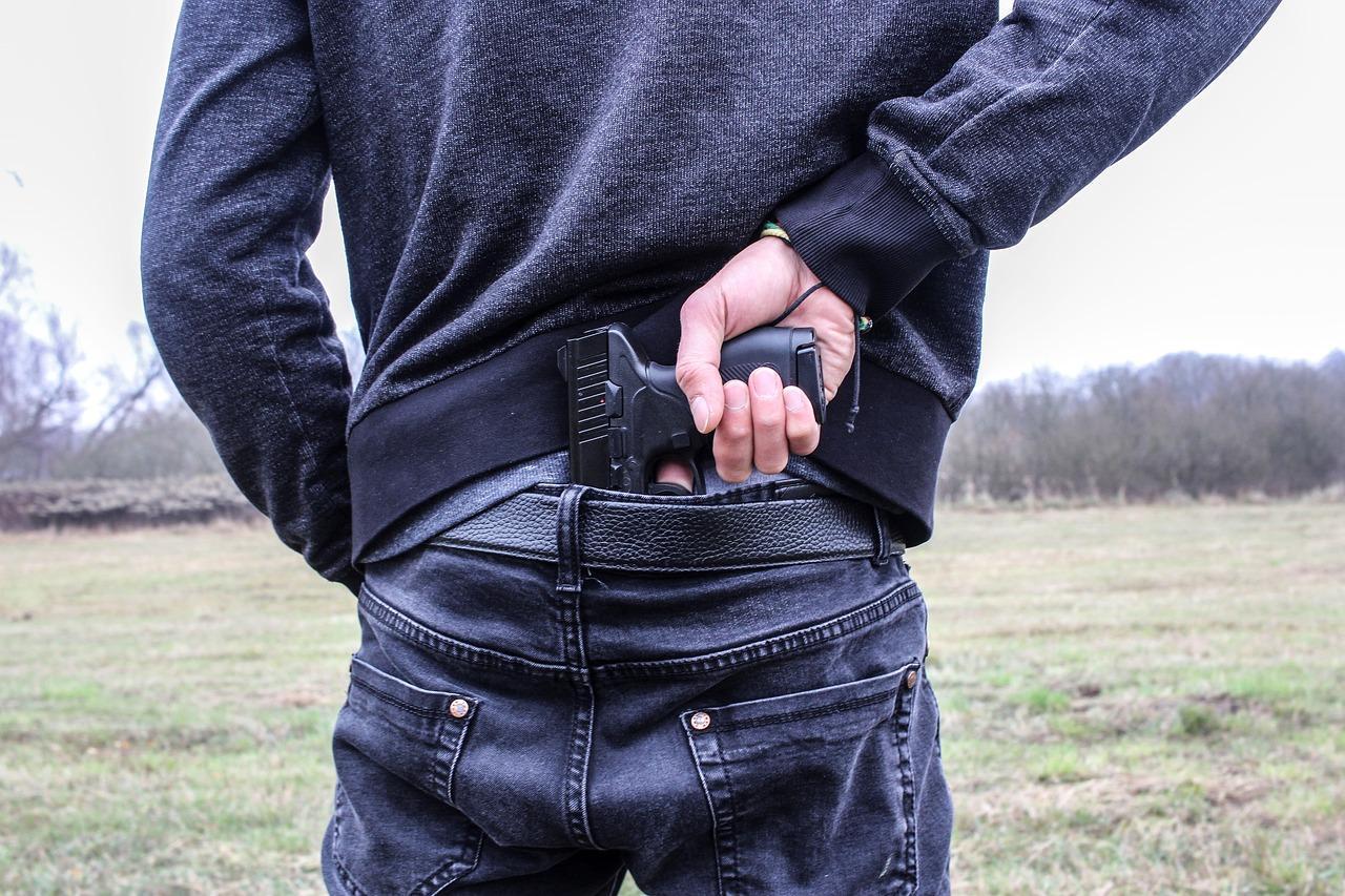 基隆余姓男子為首暴力集團等14人以替人討債為由，暴力威脅3男還債。（翻攝pixabay）