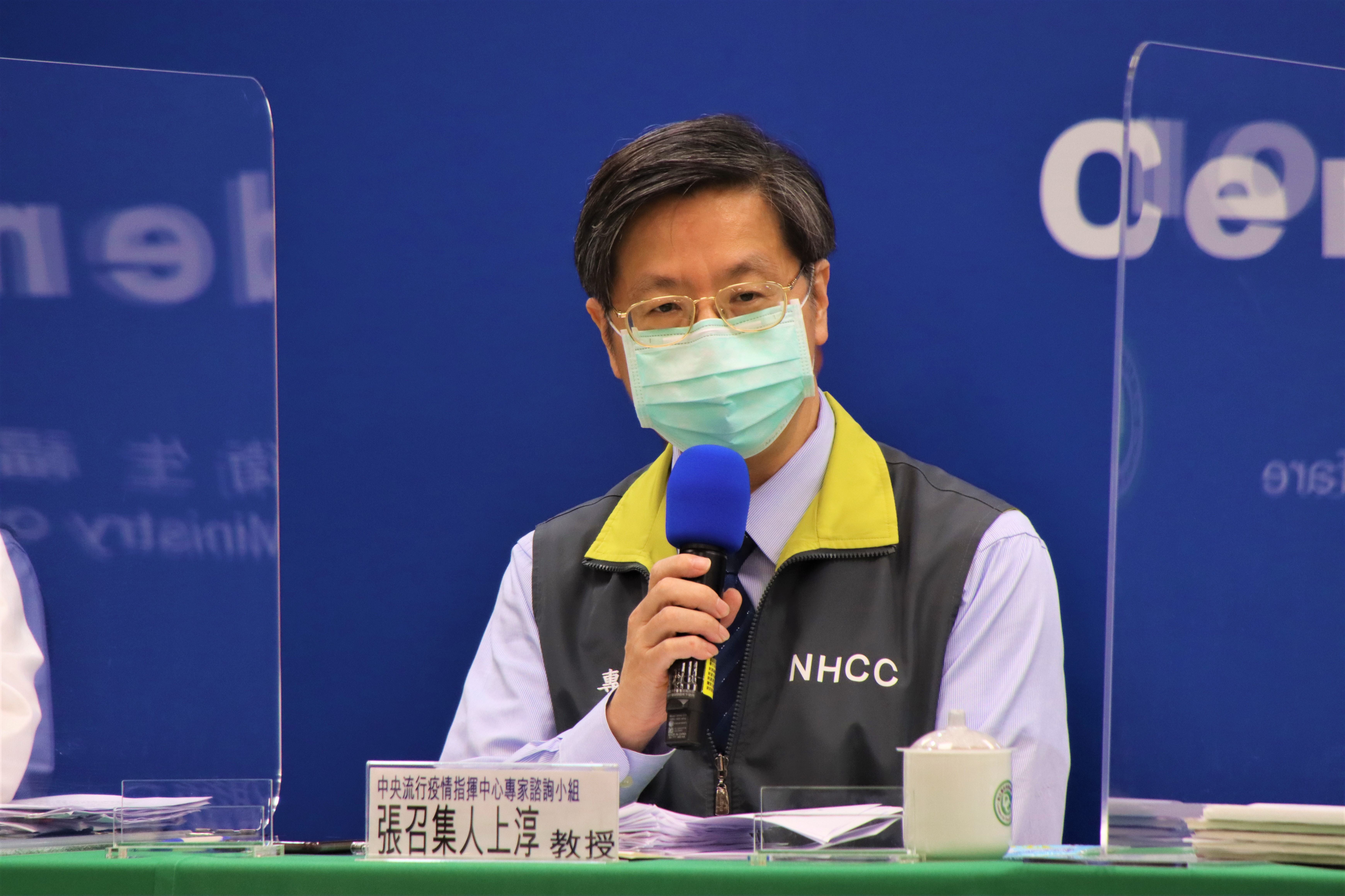 專家諮詢小組召集人張上淳表示，出院解隔離後Ct值偏高的的病患仍可正常生活、看病。（指揮中心提供）