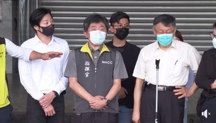 林昶佐反被環南市場自治會長嗆到愣住。(翻攝疾管署Youtube)