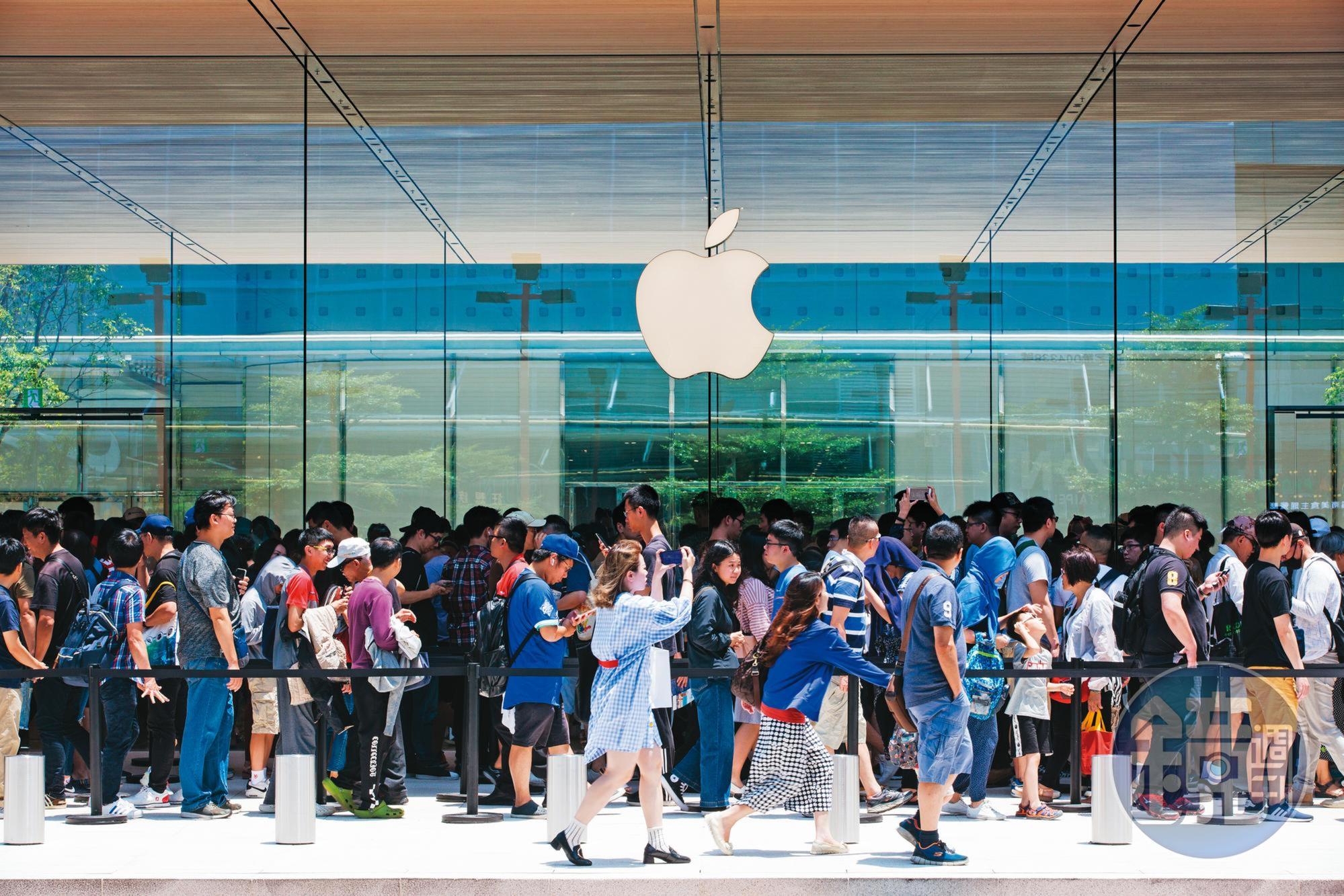 法人普遍認為，隨著全球疫情趨緩，加上新機規格大幅升級，iPhone12S銷售成績可望再刷新紀錄。
