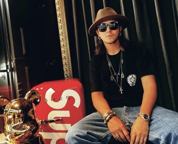 羅志祥親自訊息2027年未來人，沒想到對方果真回覆他，令他相當激動。（翻攝自羅志祥IG）