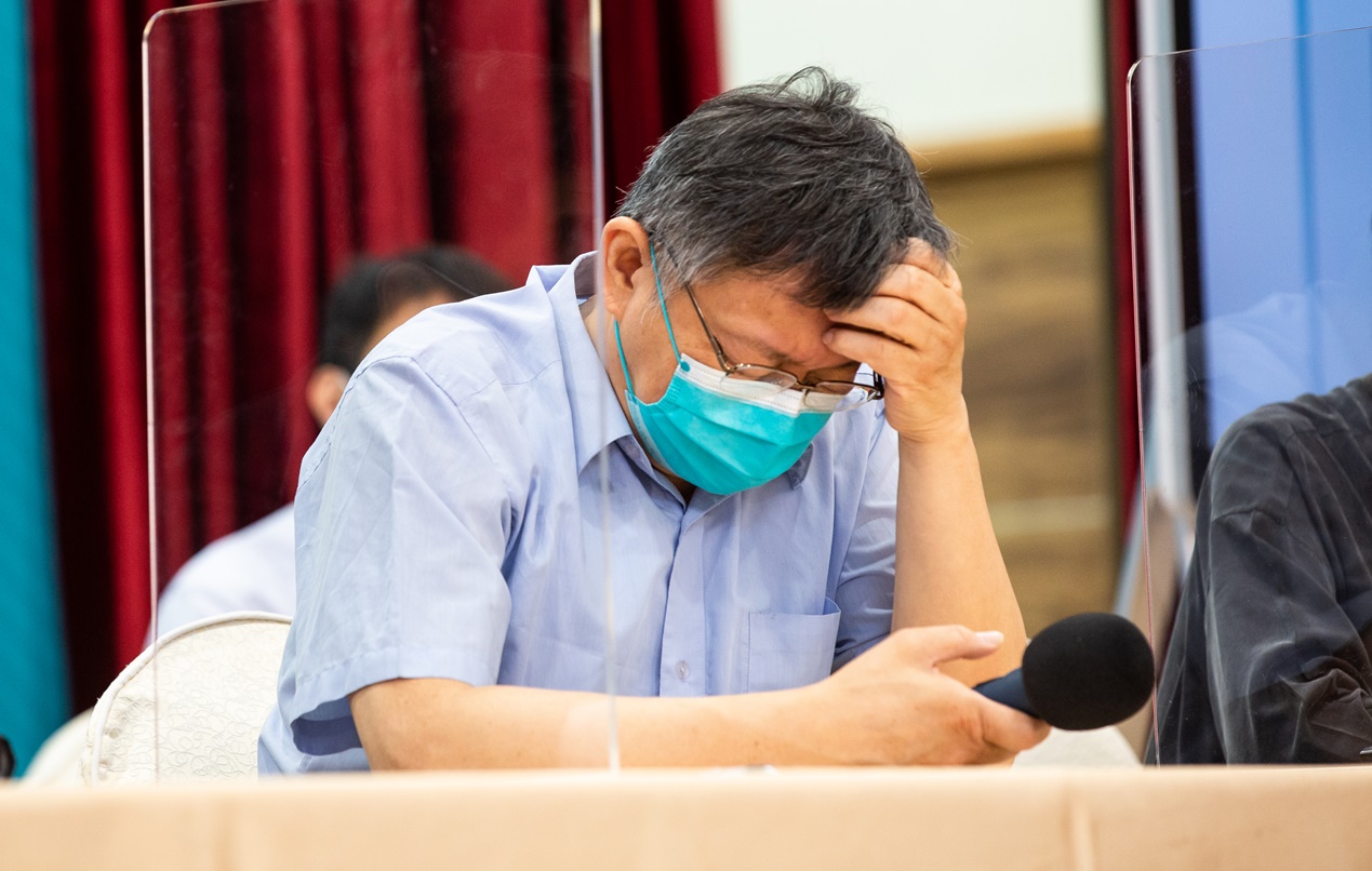 台大醫師施景中痛批柯文哲防疫荒腔走板，讓疫情延燒到母親住處附近。（台北市政府提供）