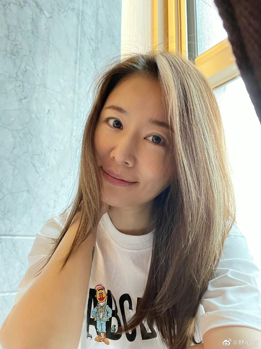 林心如2017年產後不到2個月,就迅速恢復身材。(翻攝自林心如微博)