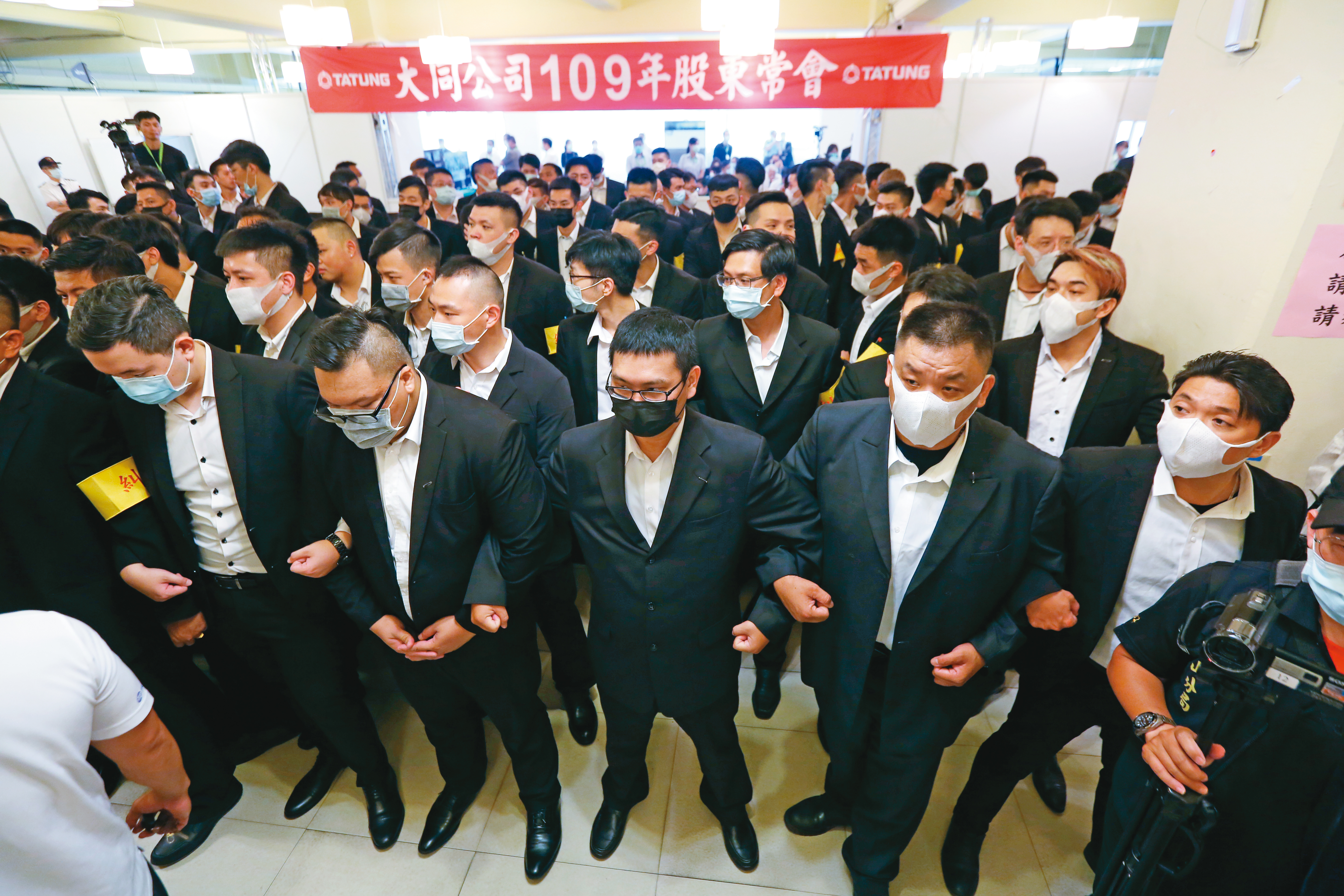 「智慧財產及商業法院」於7月1日正式運作，專門處理對交易市場秩序、投資人權益影響甚鉅的重大商業訴訟及非訟事件。