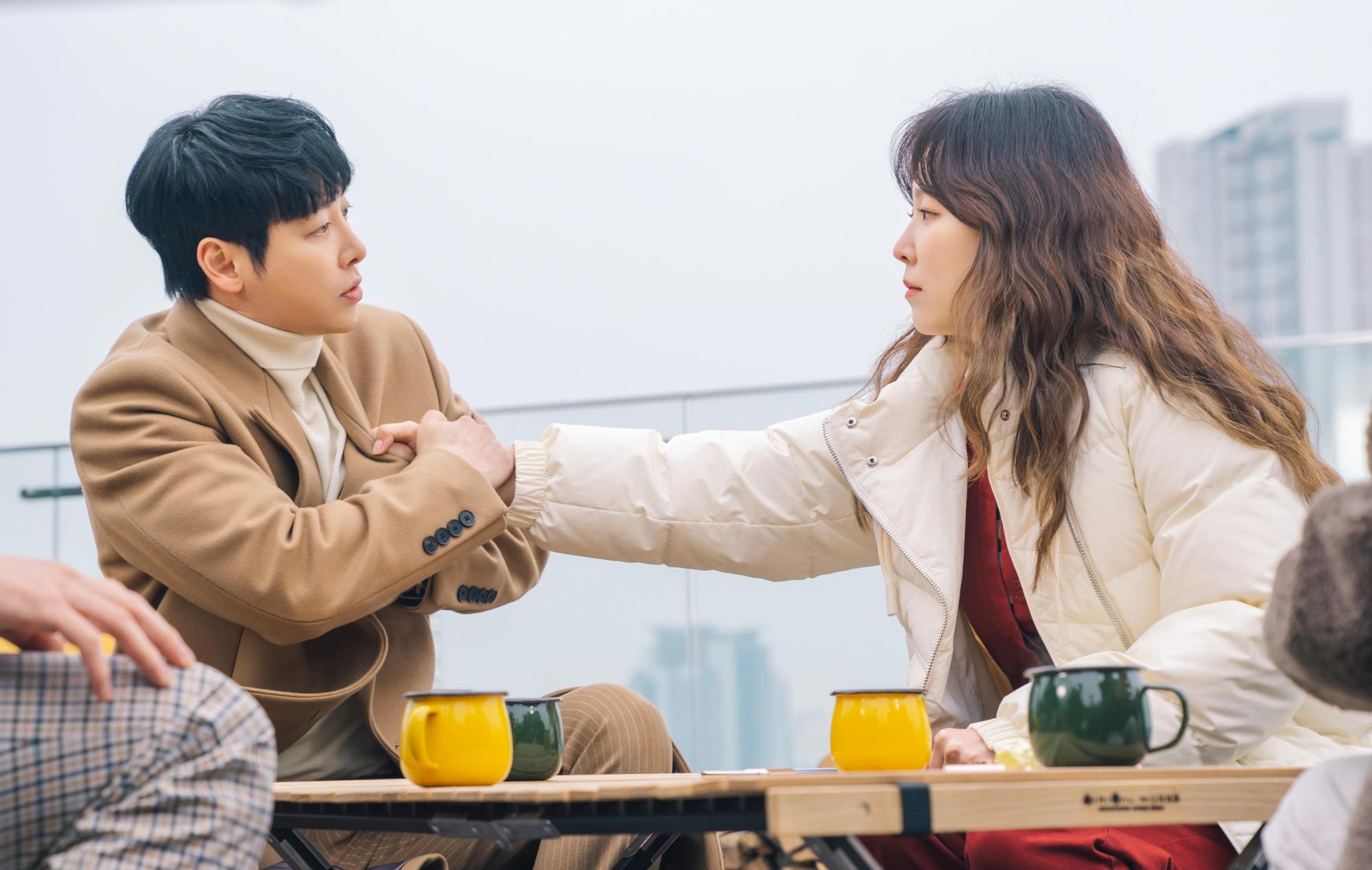 台灣韓劇迷喜愛的金東旭和徐玄振首次合作《你是我的春天》。(Netflix提供)