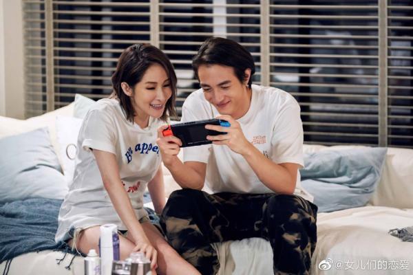 蕭亞軒凌晨發文道別,被懷疑是分手小16歲男友黃皓。(翻攝自女兒們的戀愛微博)
