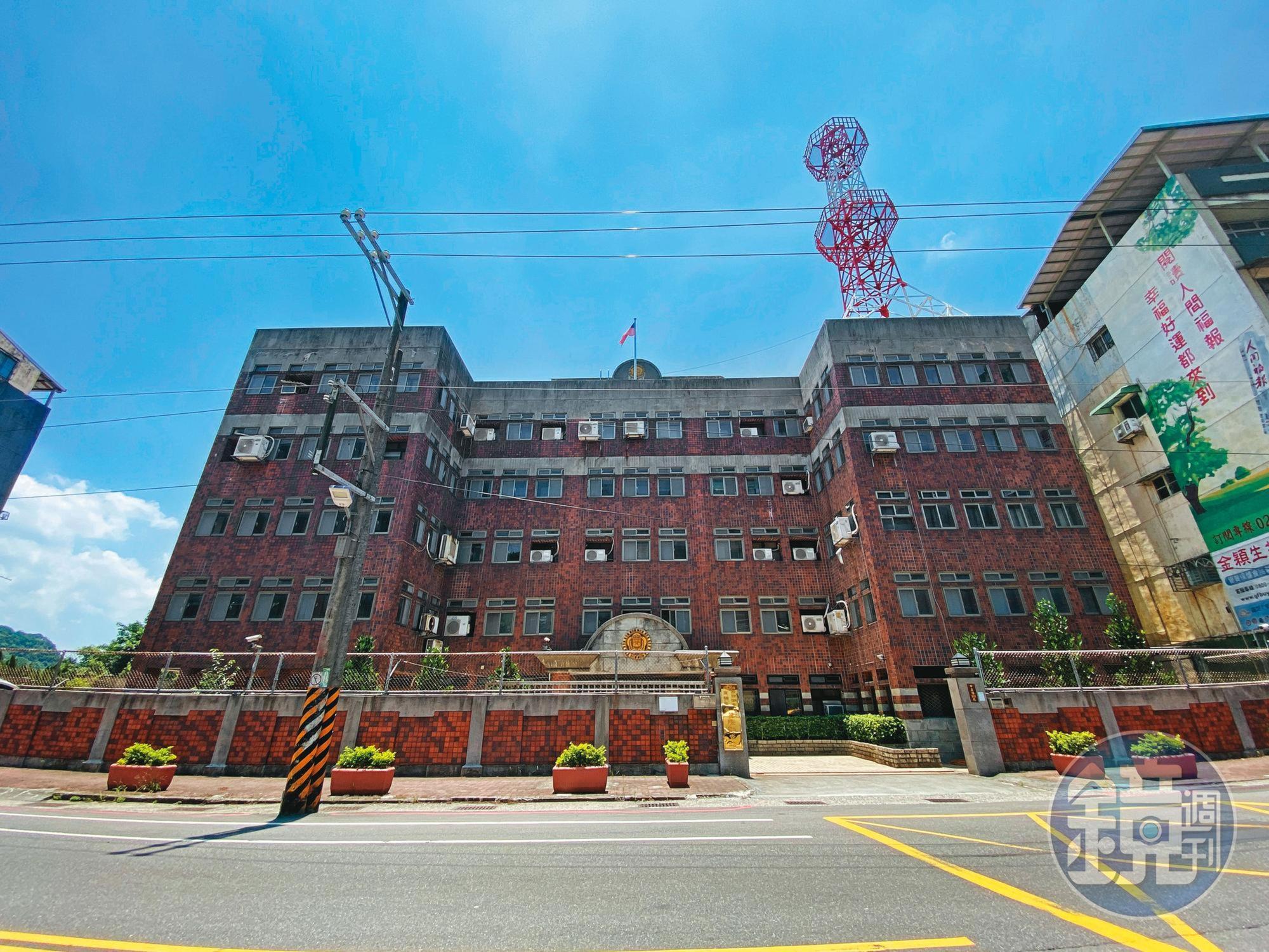 張宸豪不滿遭調查局記申誡4支，向保訓會提出複審又遭駁回。圖為航基站外觀。