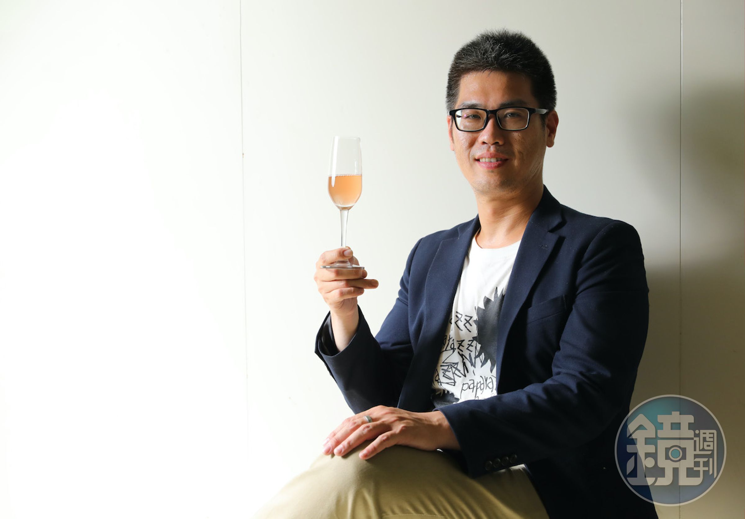 「TOAD台灣自酒發展有限公司」執行長吳宥廣（Charles）認為推動地酒有助提升農業精緻度，也讓國際酒業看得到台灣的特殊性。