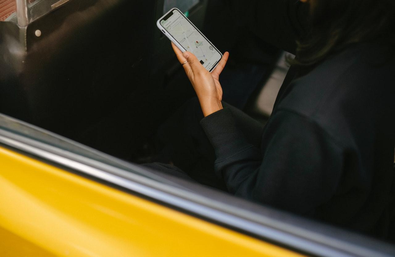 中國網路叫車平台「滴滴出行」6月30日才在美國首次公開募股，就遭中國官方以違規收集個資為由下架。（示意圖，Pexels）
