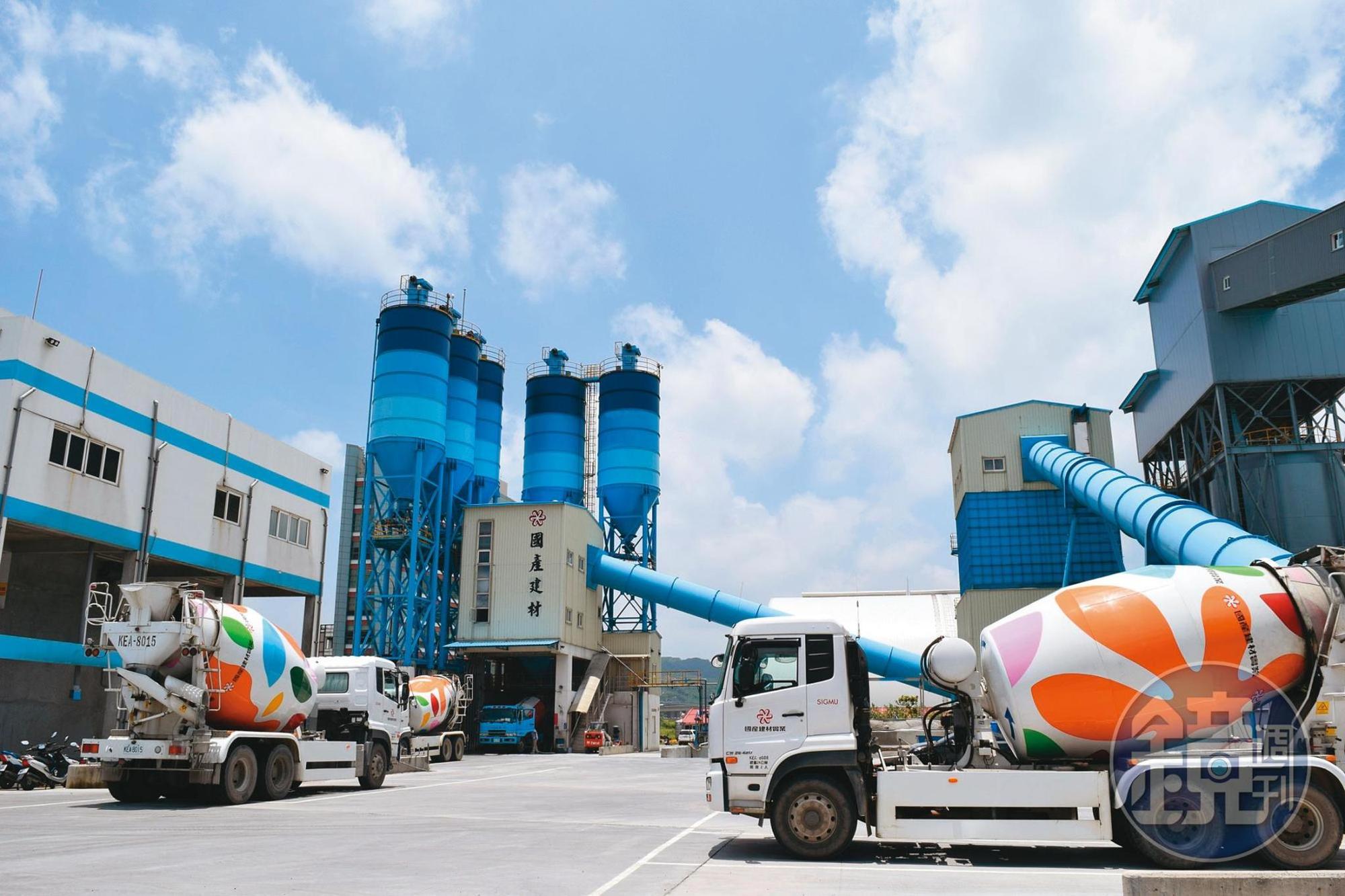 受惠台商回流，南部科技廠辦、房地產建案大增，帶動混凝土需求，國產業績增溫。
