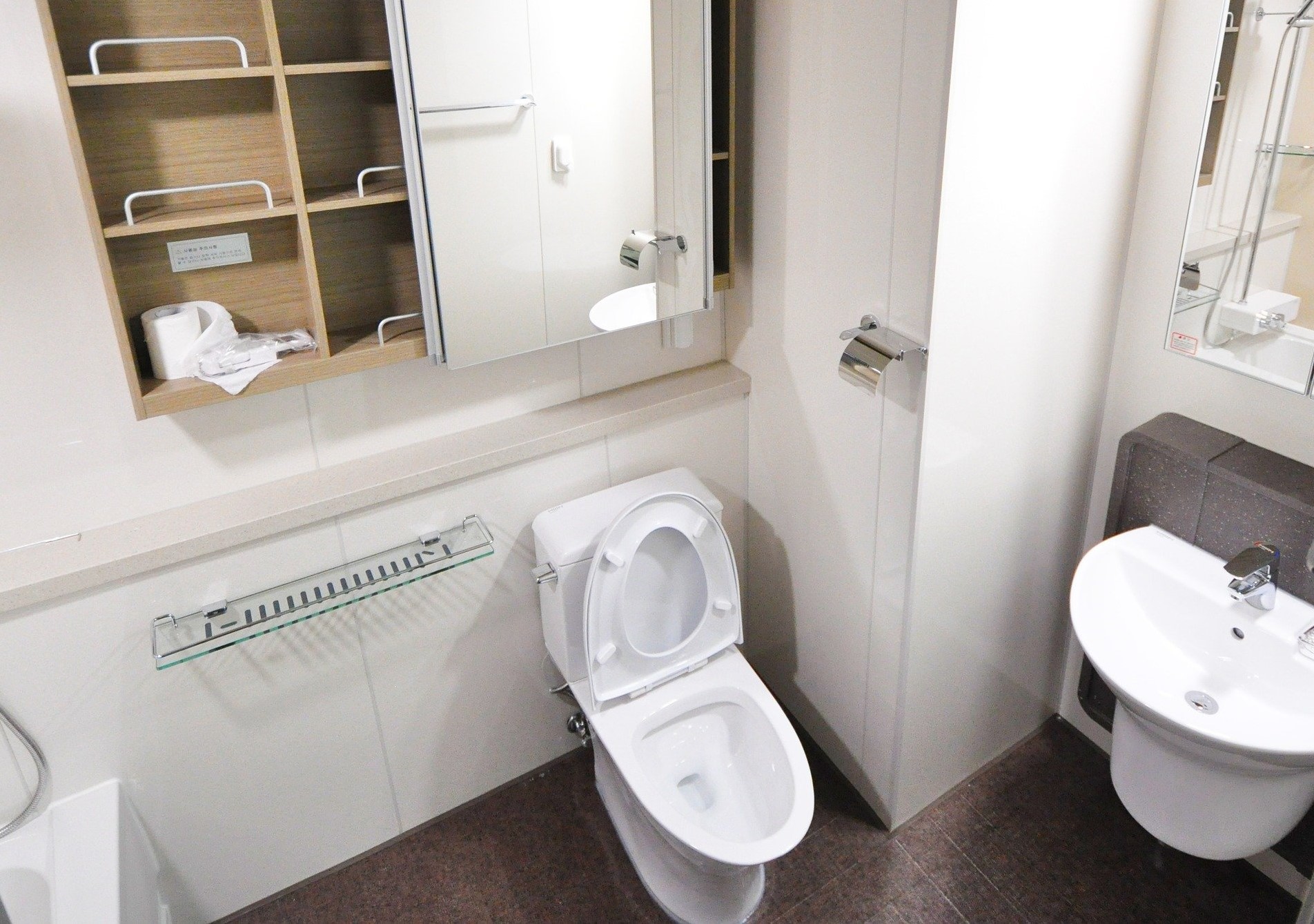 奧地利1名65歲的男子上廁所時，被鄰居飼養的大蟒蛇咬傷生殖器。（示意圖，Pixabay）