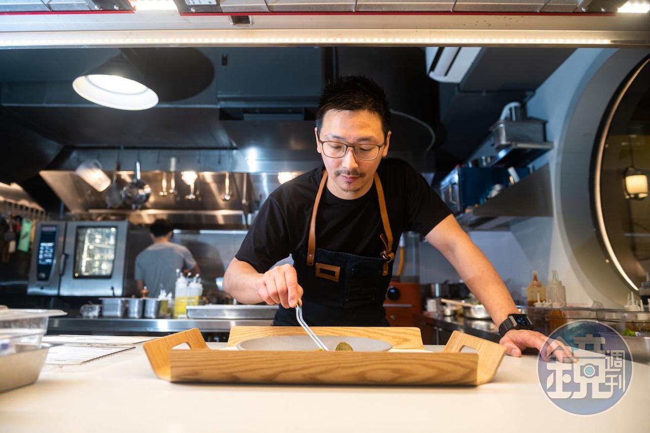 主廚翁士峻(Vincent)主杓Chinois,全力創作中菜滋味的西式Casual Fine Dining。