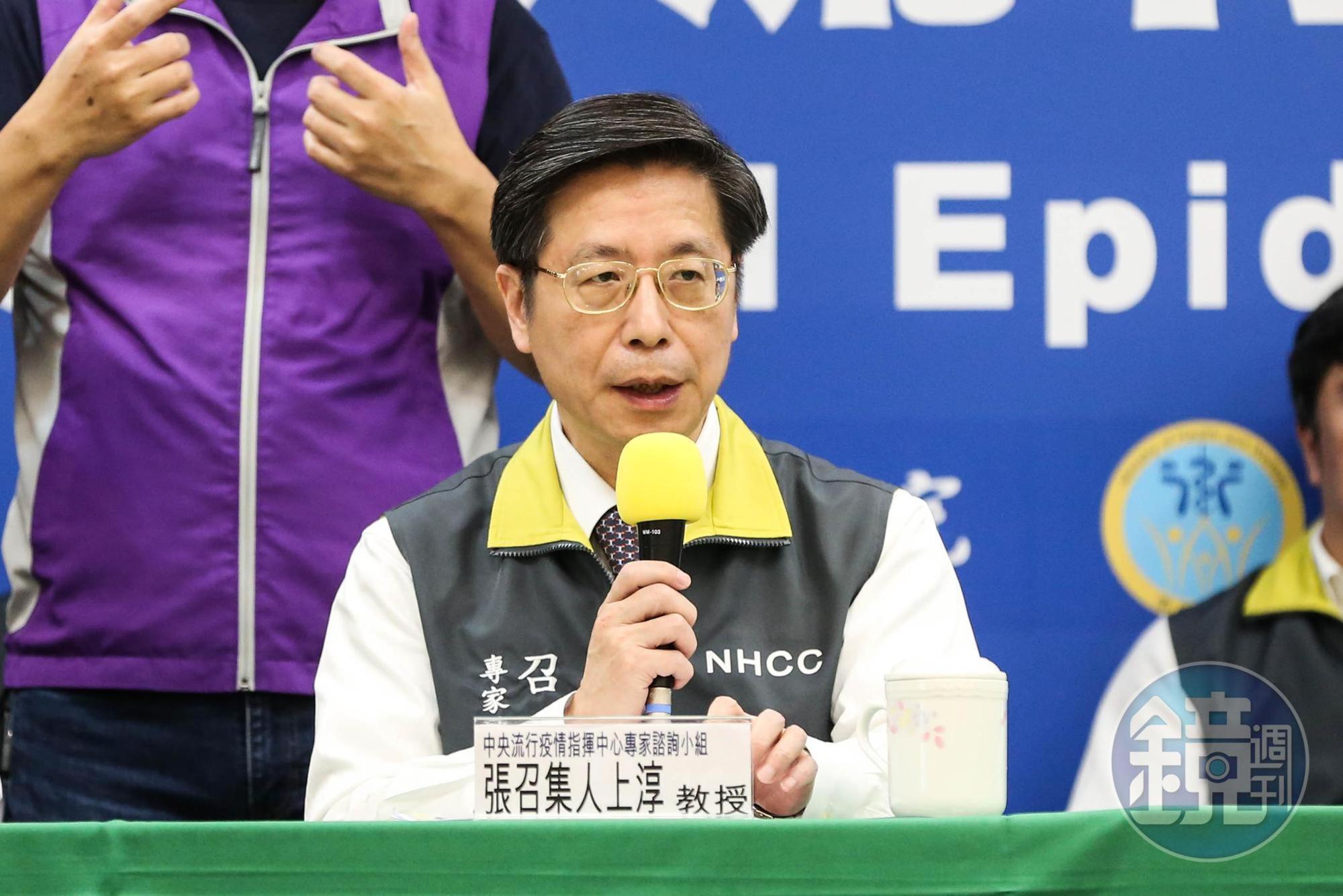 指揮中心專家召集人張上淳昨(5日)分析台死亡率,表示多數家屬不採取DNR言論,引發爭議。(資料照)