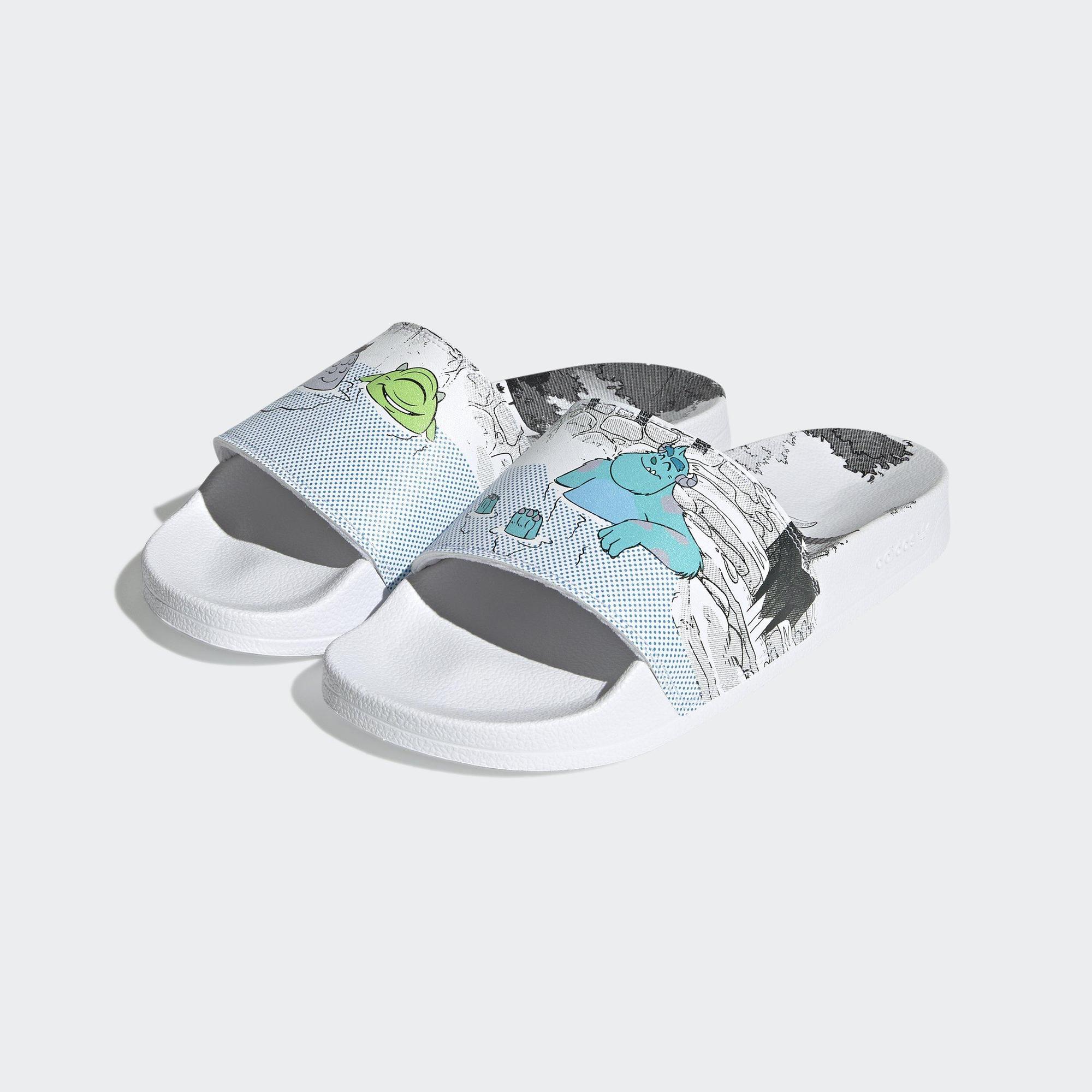adidas Originals x Disney ∙ Pixar Adilette拖鞋(男女鞋款)。NT$1,490(adidas Originals提供