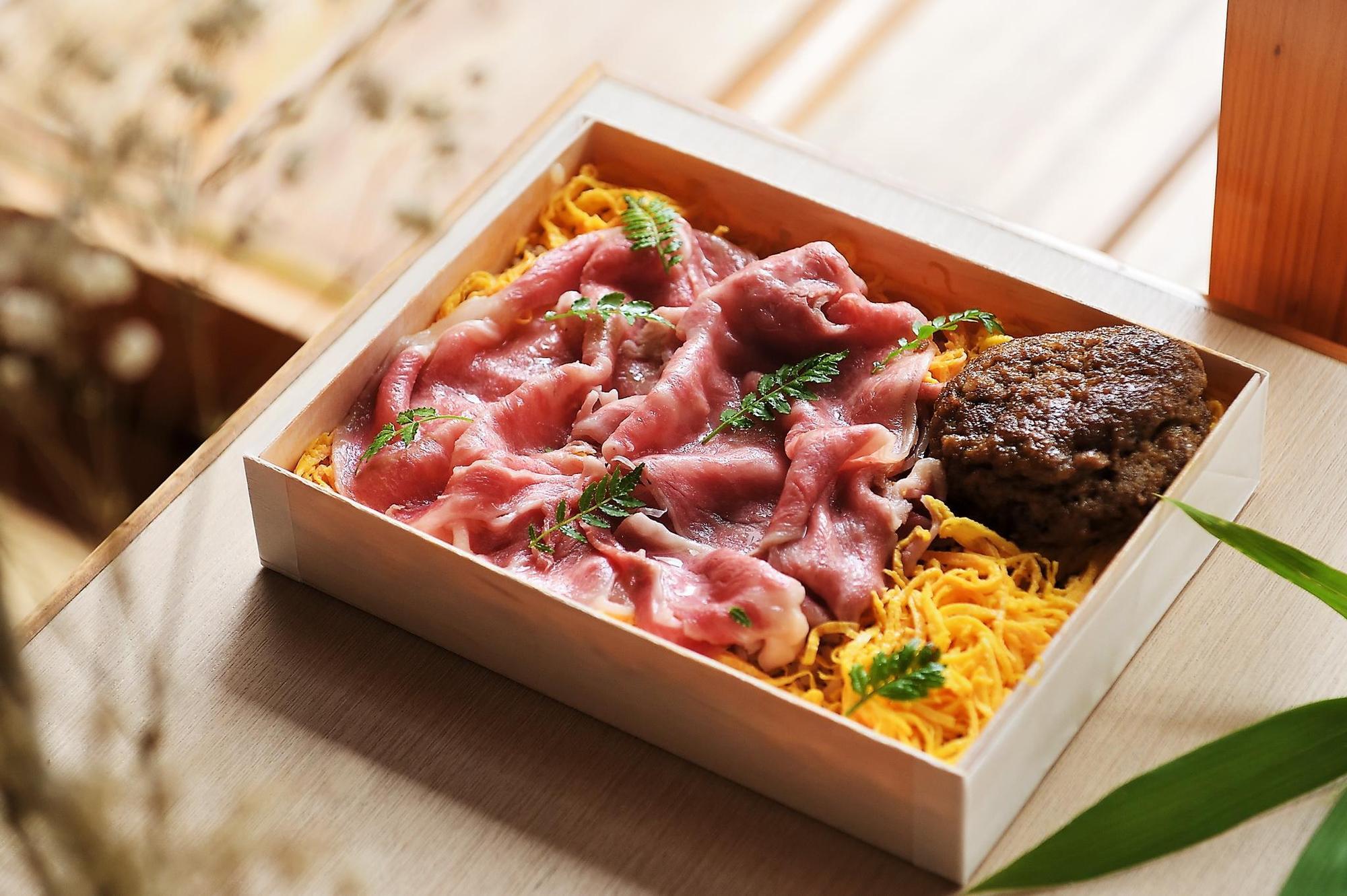 A5特選宮崎黑毛和牛壽喜燒丼。(980元/份,千壽提供)