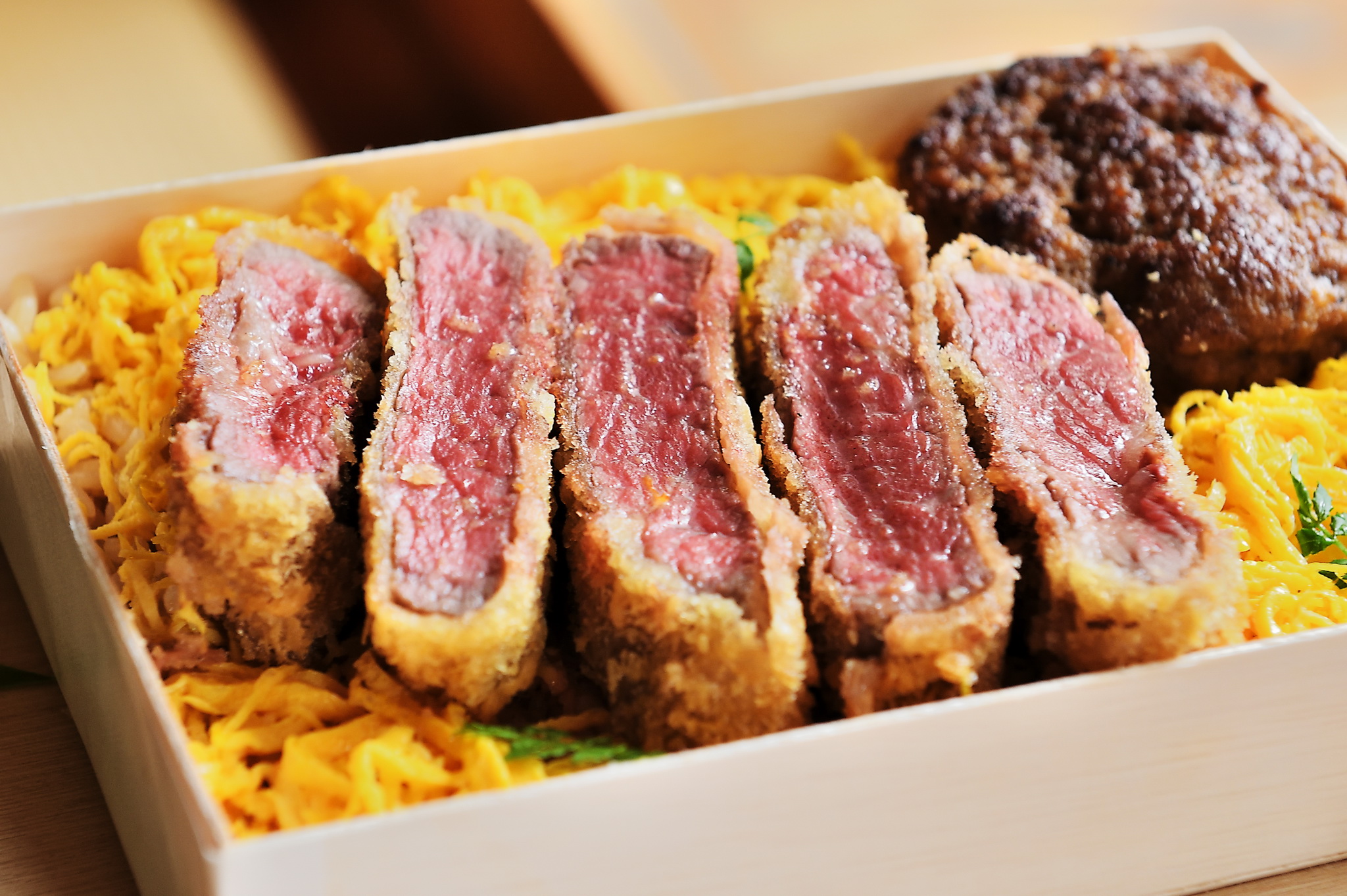 酥炸A5宮崎菲力和牛。（1,280元／份，千壽提供）