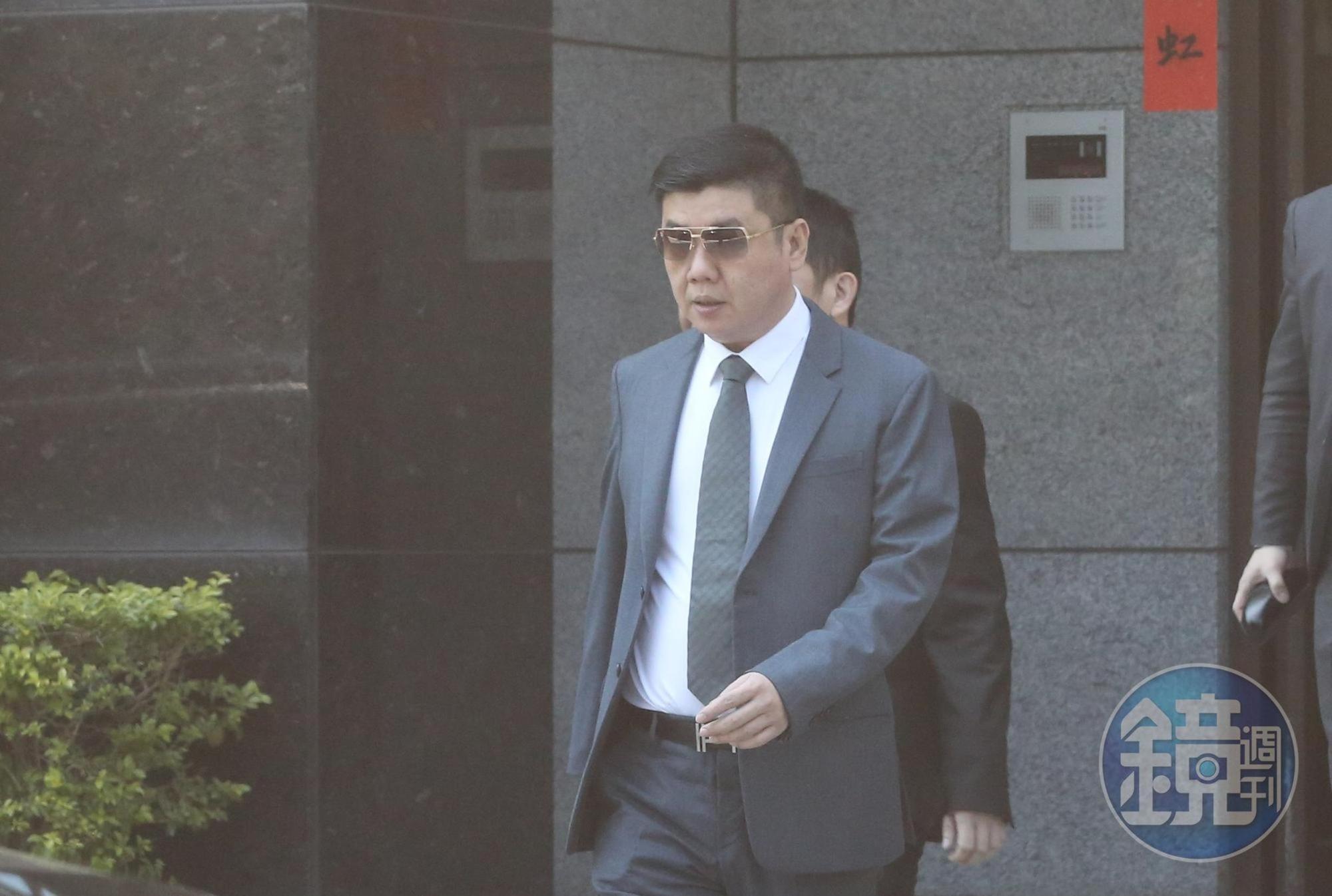 殺手結訓回台，在在「鐵霸」曾盈富（圖）監誓下宣讀誓詞，誓死效忠「太陽王」吳桐潭。（本刊資料照）
