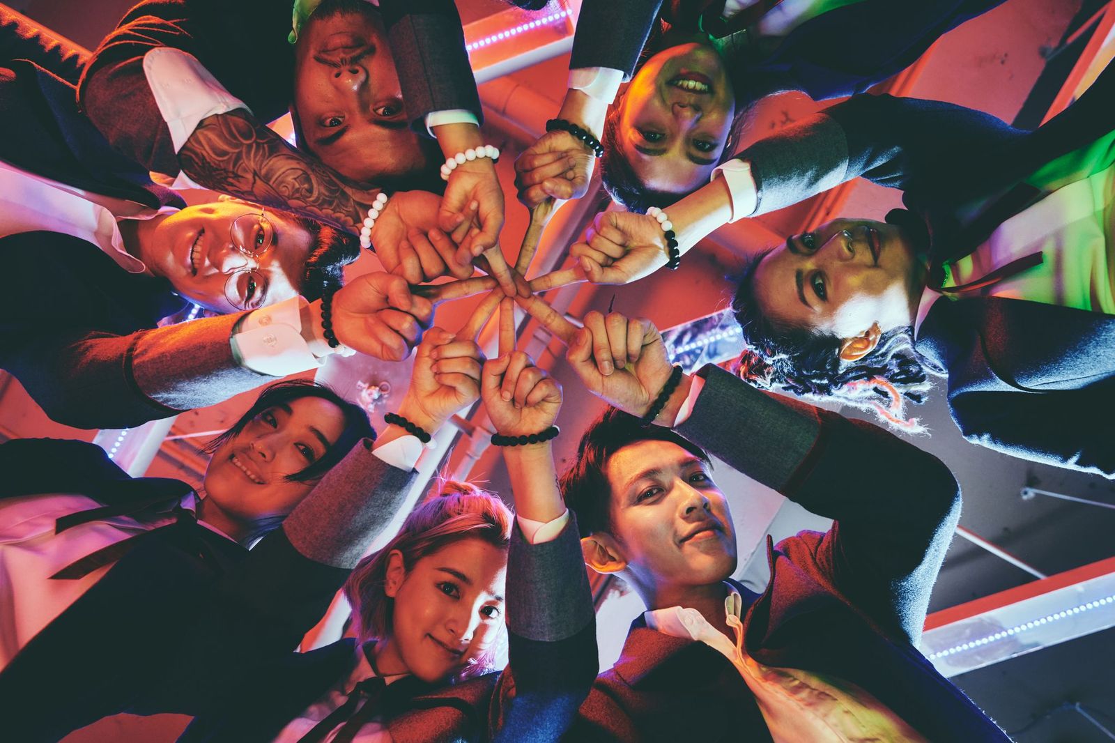 柯震東與王淨在 《月老》裡負責為天下男女牽紅線，表現深獲韓媒好評。（傳影互動）