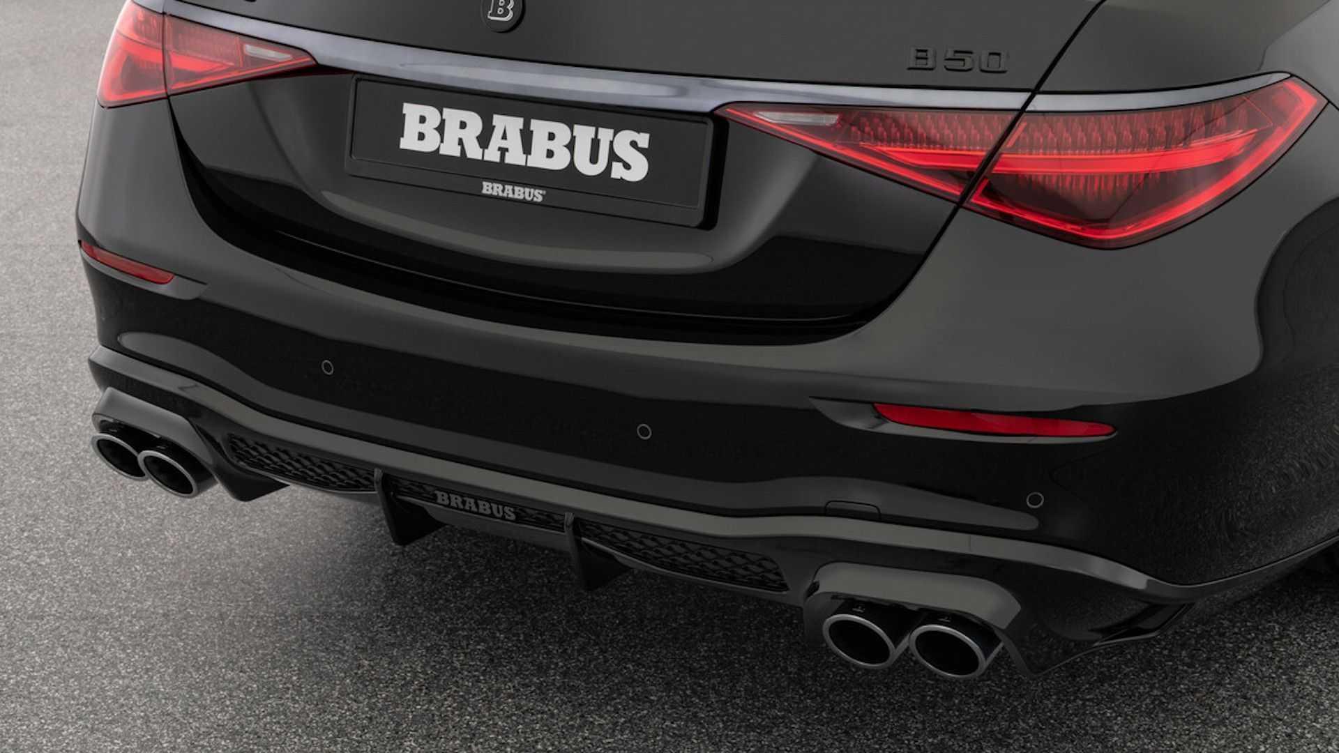 車尾雙邊四出排氣尾飾管，營造出BRSBUS最擅長的霸氣動感風格。