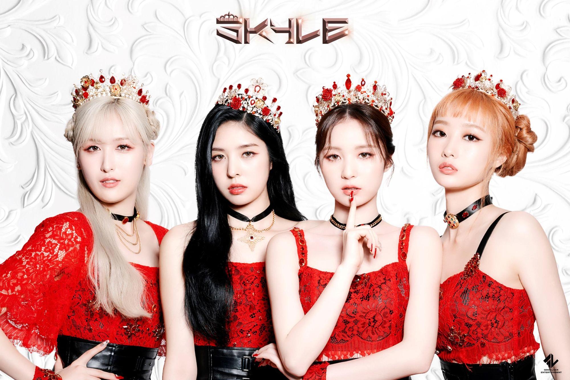 中韓合作女團「SKYLE」四成員真面目曝光,左起為宇晴、ERIN、采炫、GINNY。(GOOD LUCK ENTERTAINMENT提供)