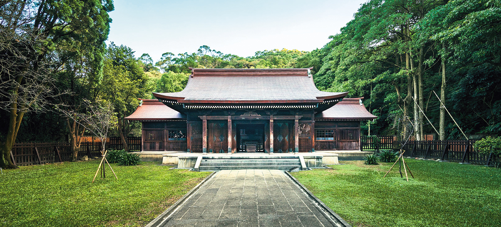 桃園忠烈祠暨神社文化園區拜殿。（桃園市政府孔廟及忠烈祠聯合管理所提供）