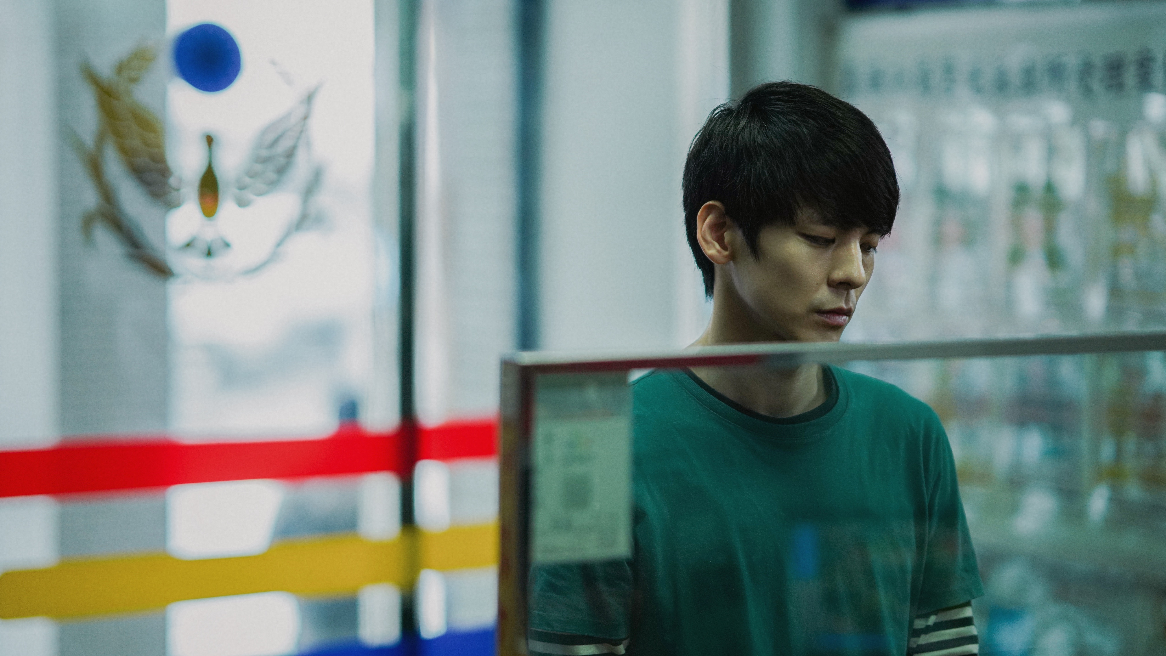 《青春弒戀》裡的林柏宏角色心理有陰暗的一面，拍攝時期他盡量避免跟人接觸。（電影《青春弒戀》提供）