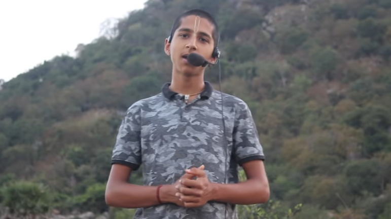 印度神童阿南德在最新預言影片提醒，7月要當心3件事，疫情可能反撲。（翻攝自Conscience YouTube）