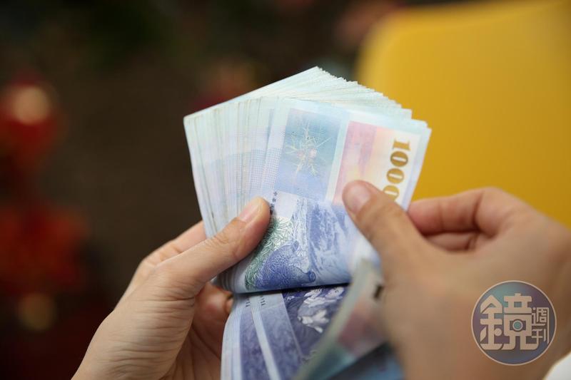 女網友分享自己的「六個罐子理財法」，讓許多網友直呼好厲害。（示意圖，本刊資料照）