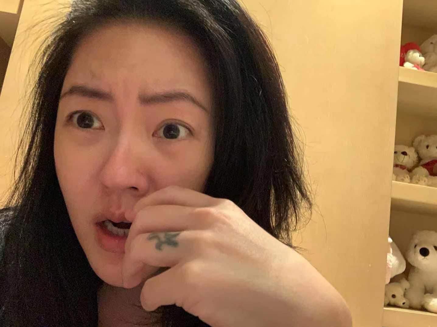 看到自己體重讓小S一臉驚恐表示要戒酒、戒澱粉。(翻攝自小S臉書)