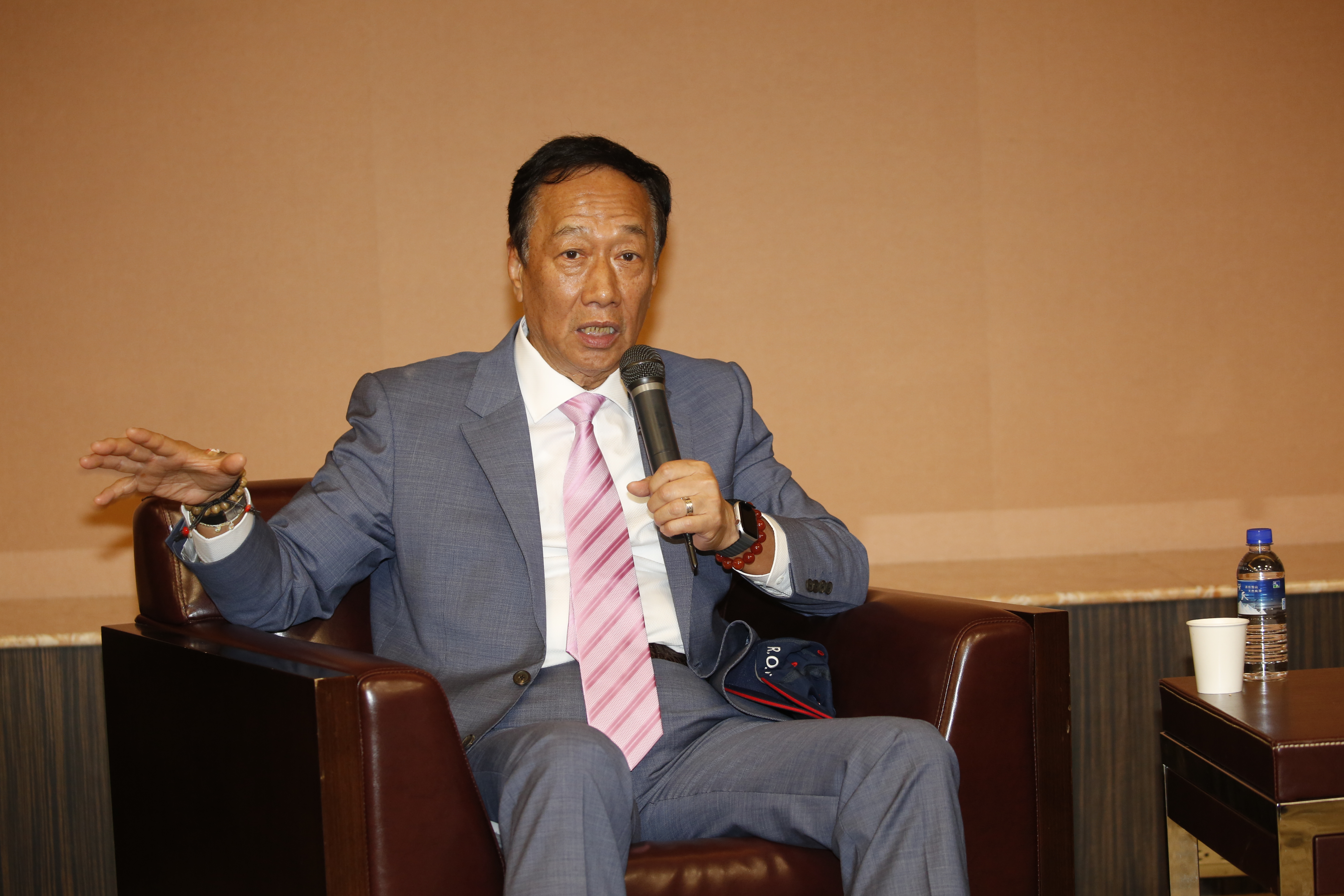 對於成功談成BNT疫苗銷售協議，郭台銘深夜發文表示「還不能放鬆」，也強調北京當局未干涉。（本刊資料照）